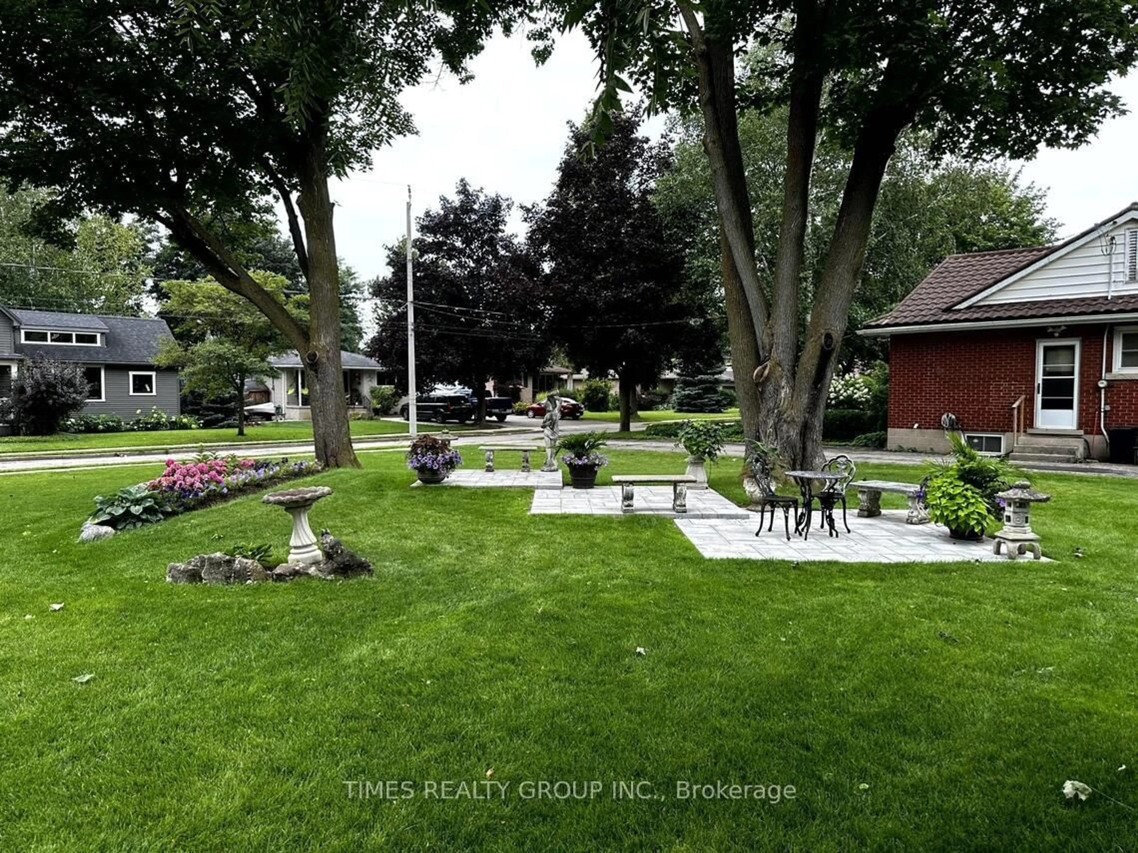 Patio, street for 220 Hibernia St, Stratford Ontario N5A 5V5