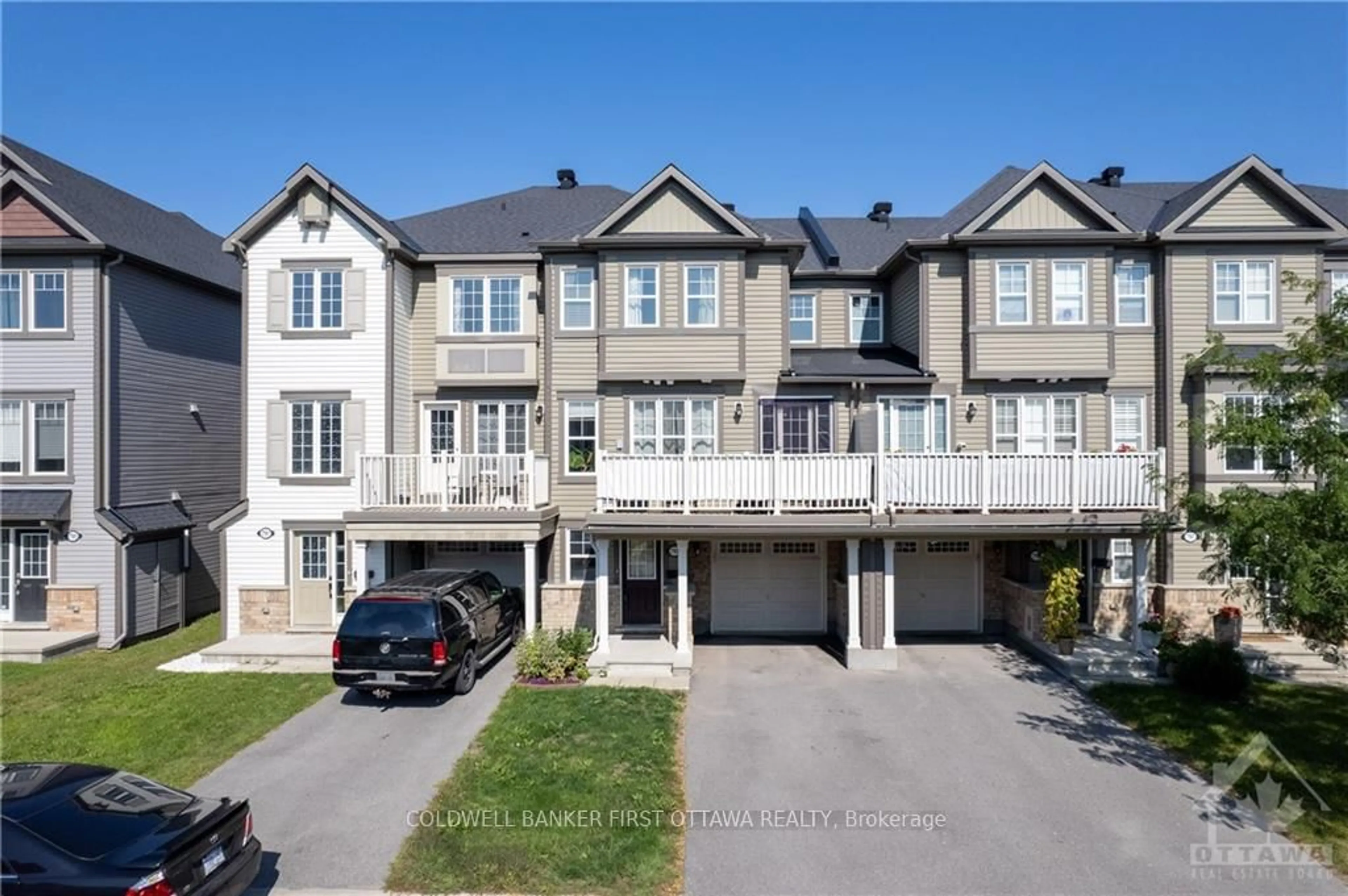 A pic from outside/outdoor area/front of a property/back of a property/a pic from drone, street for 793 MAYFLY Cres, Ottawa Ontario K2J 6C7