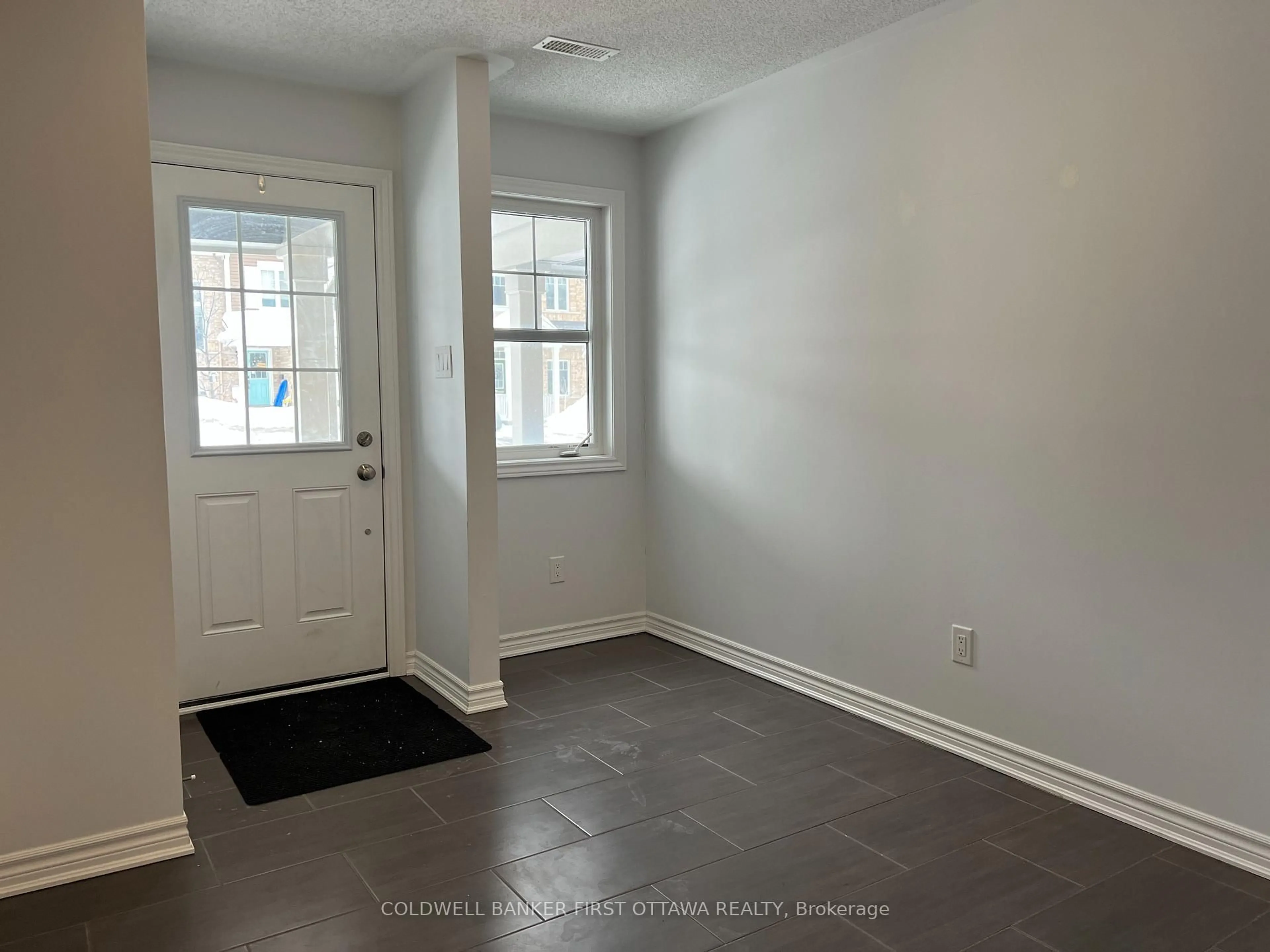 Indoor entryway for 793 MAYFLY Cres, Ottawa Ontario K2J 6C7