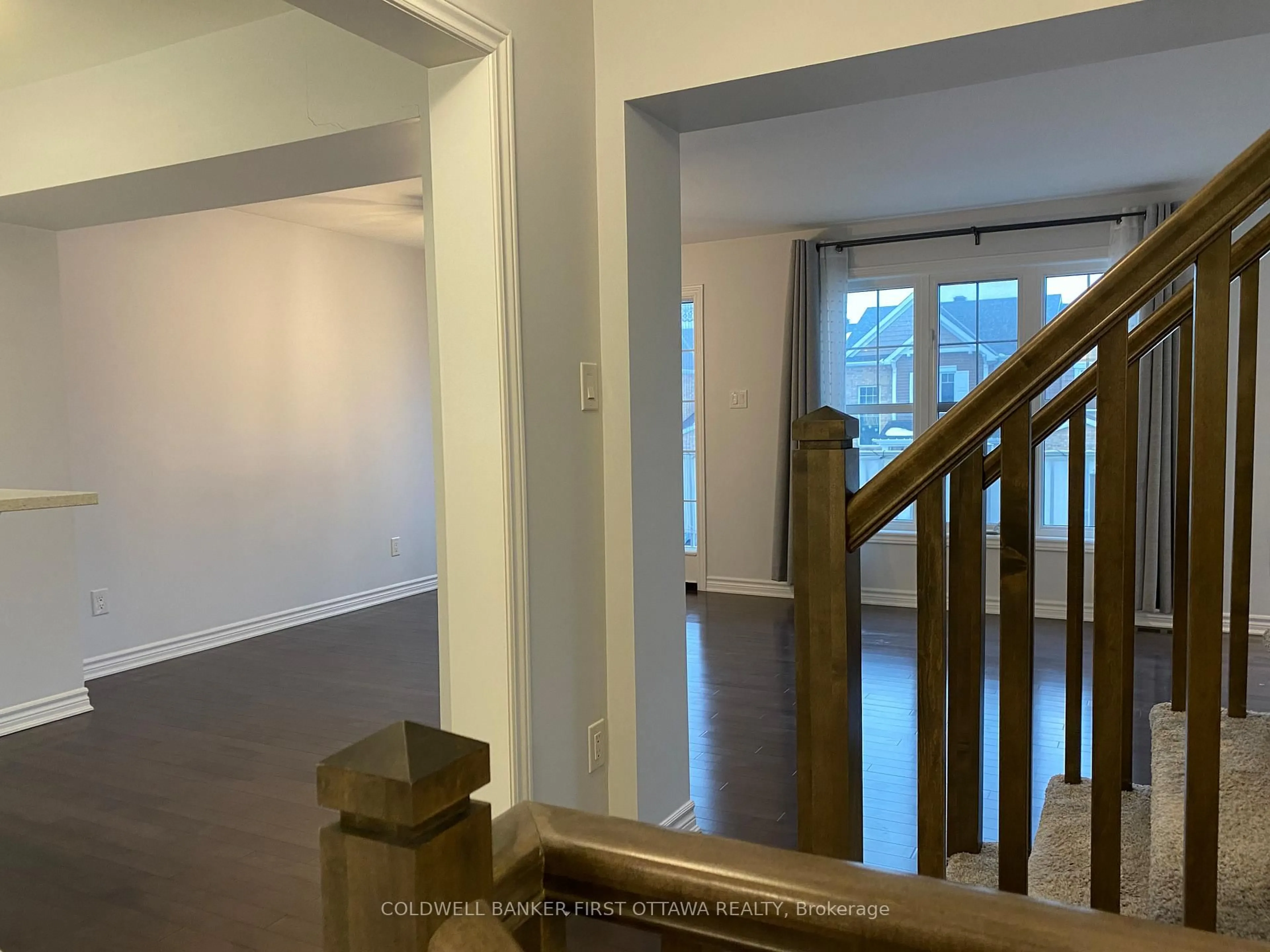 Indoor foyer for 793 MAYFLY Cres, Ottawa Ontario K2J 6C7