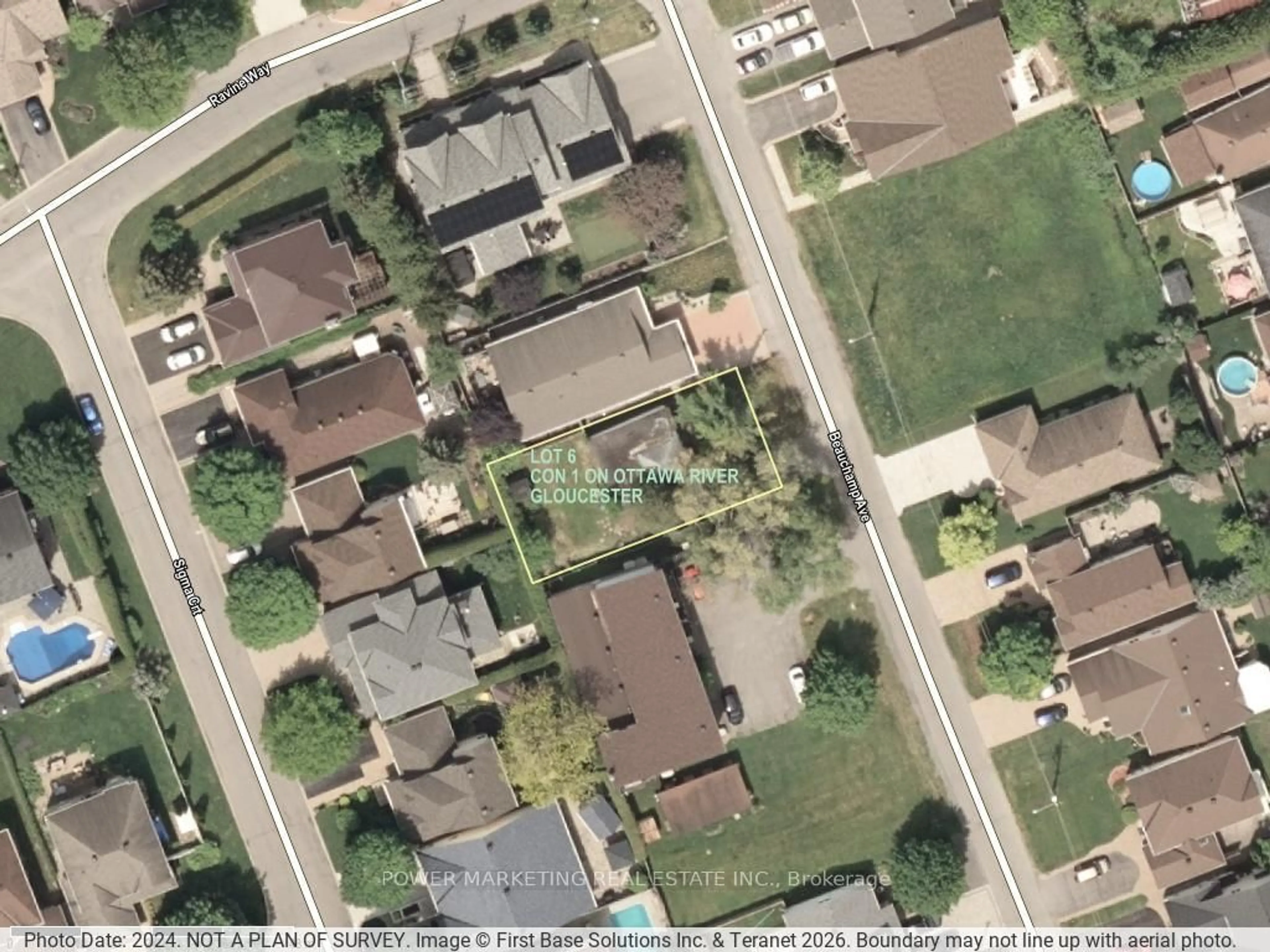 A pic from outside/outdoor area/front of a property/back of a property/a pic from drone, street for 924 Beauchamp Ave, Orleans Ontario K1C 3A8