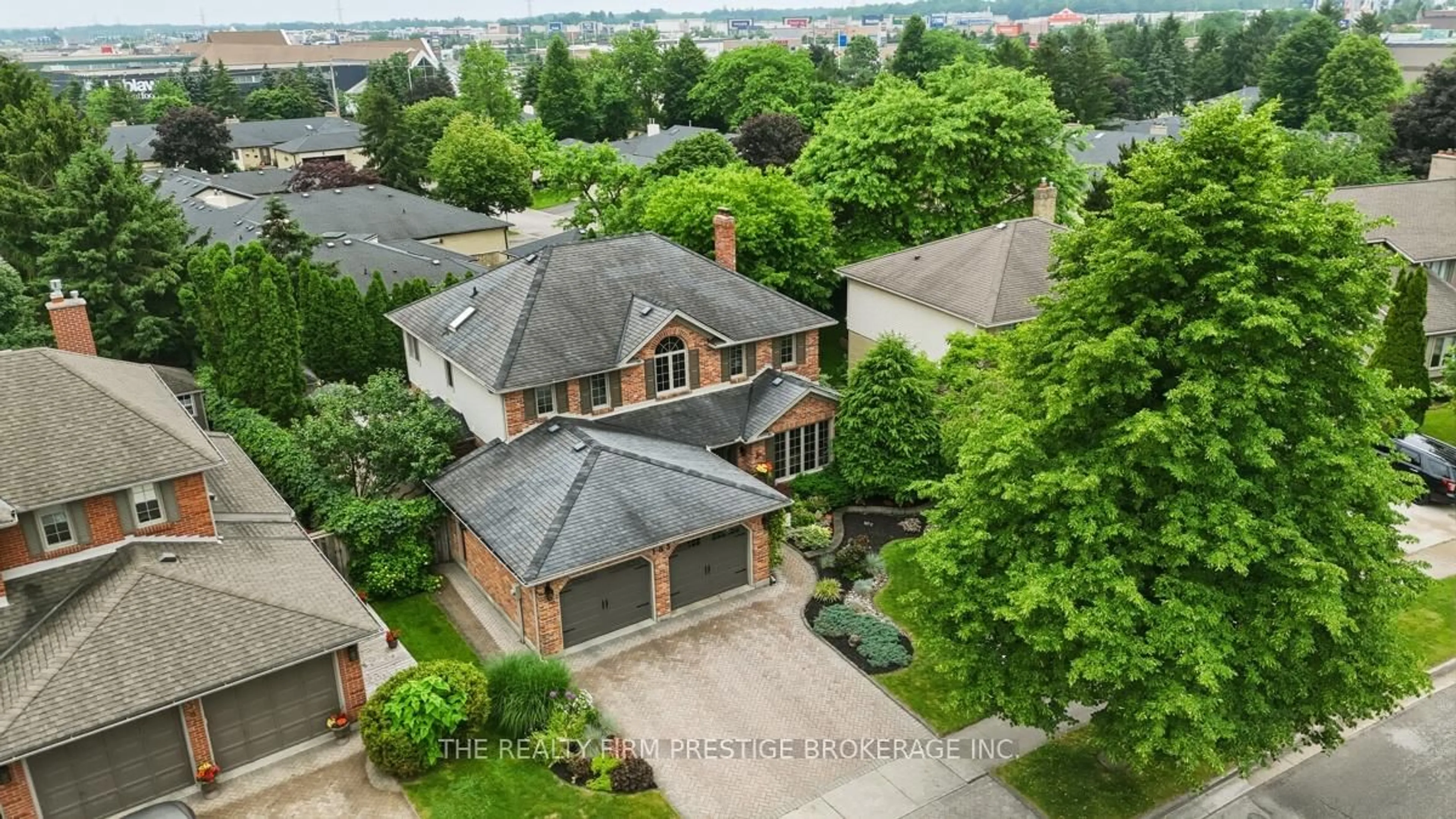 A pic from outside/outdoor area/front of a property/back of a property/a pic from drone, city buildings view from balcony for 183 Pine Valley Dr, London South Ontario N6J 4N5