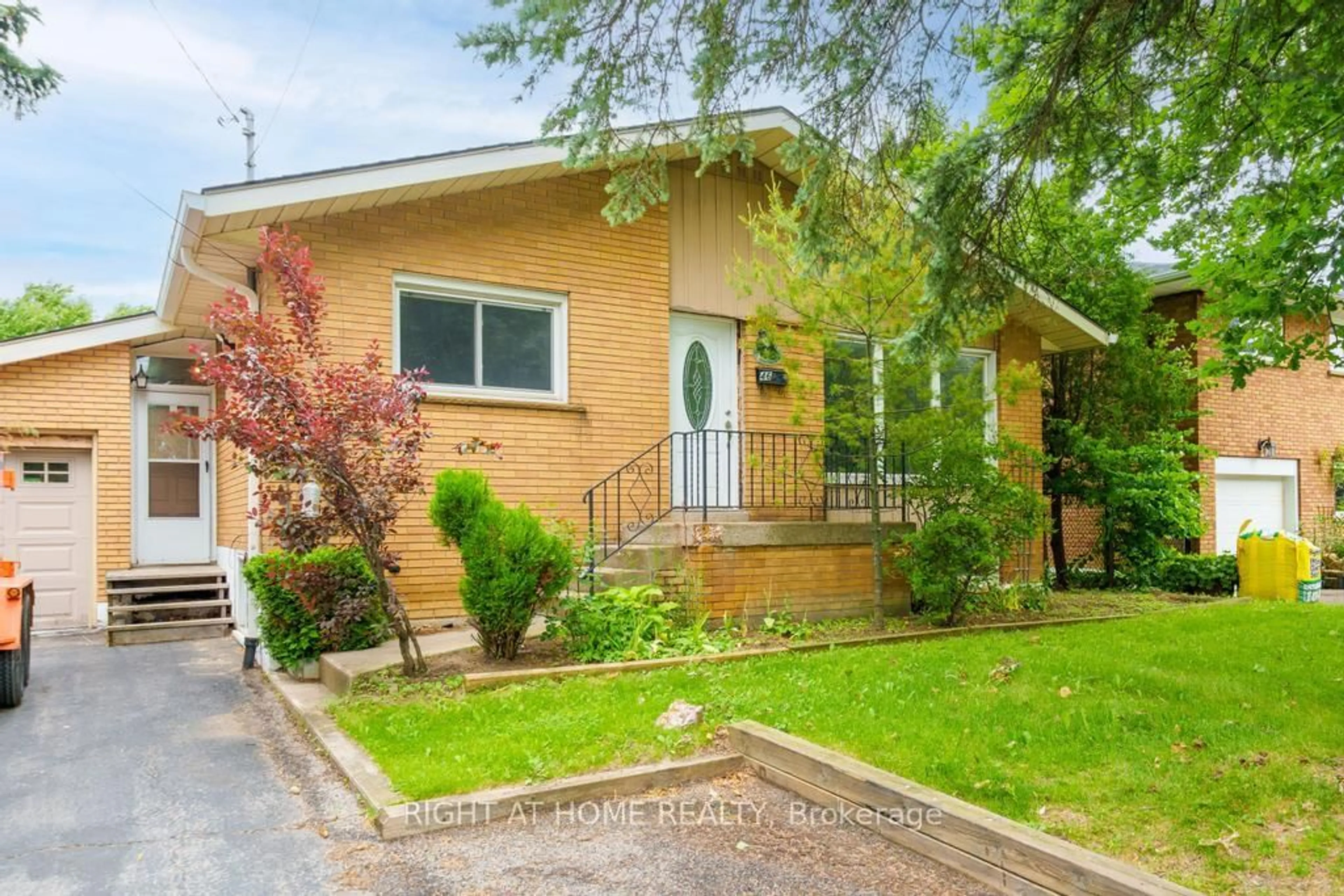 Home with brick exterior material, street for 46 Sanatorium Rd, Hamilton Ontario L9C 1Y2