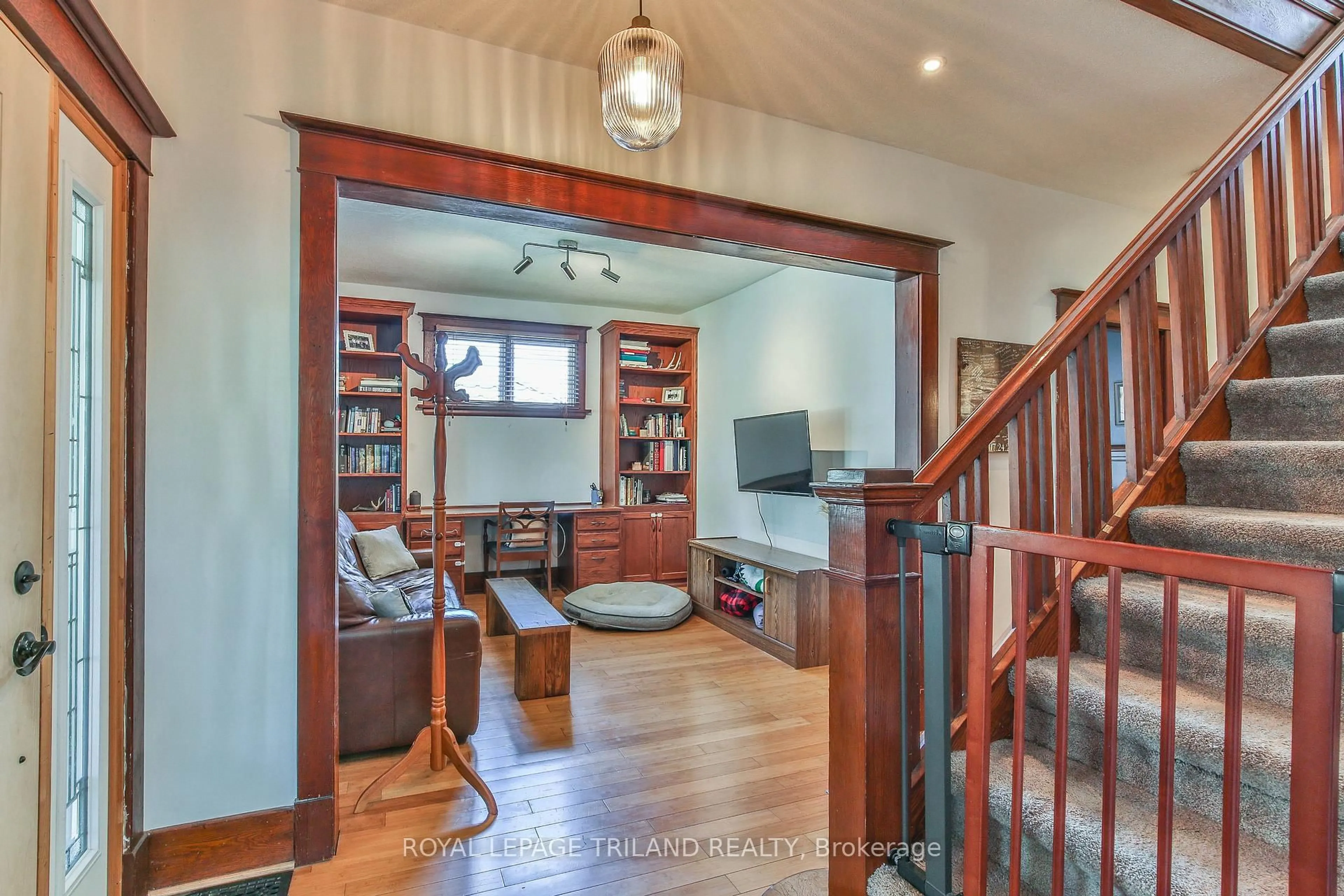 Indoor entryway for 415 Main St, Norwich Ontario N0J 1X0