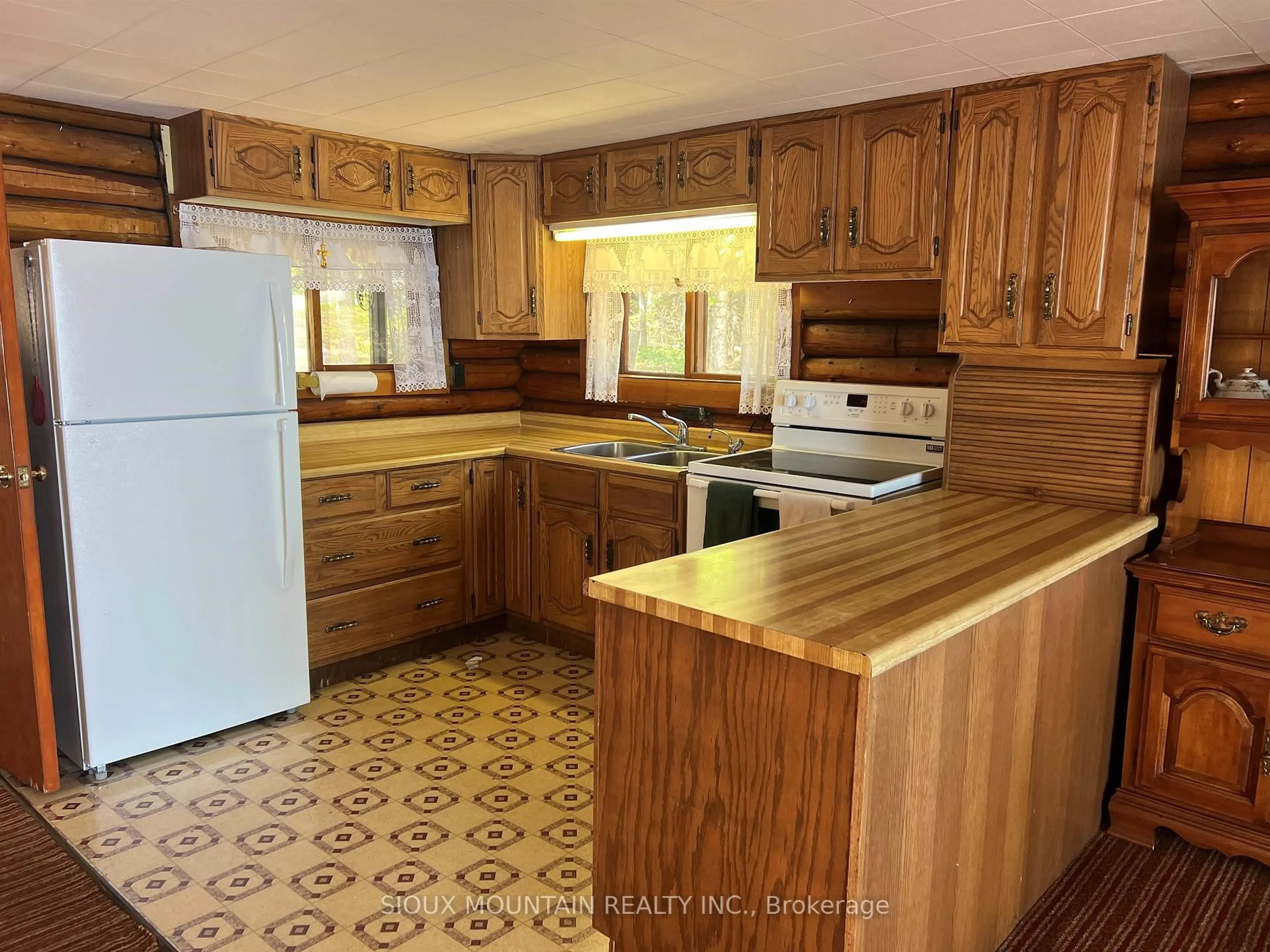 Standard kitchen, unknown for 103 Moosehorn Rd, Sioux Lookout Ontario P8T 1L5