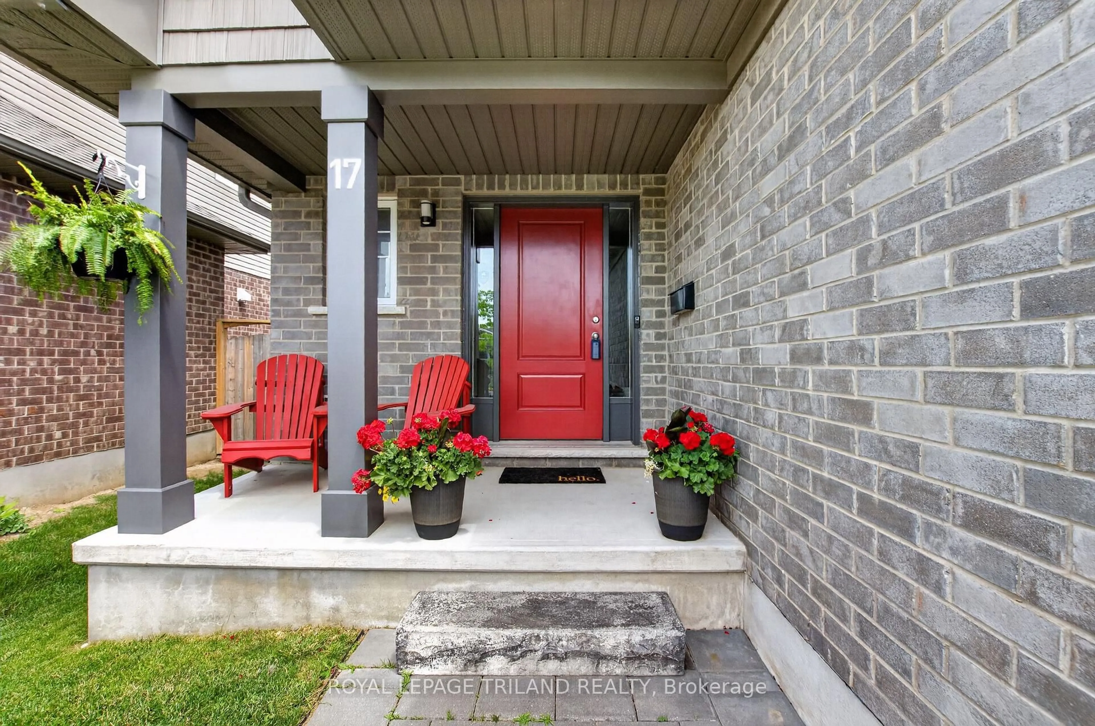 Home with brick exterior material, street for 17 Bridle Path, St. Thomas Ontario N5R 0B4