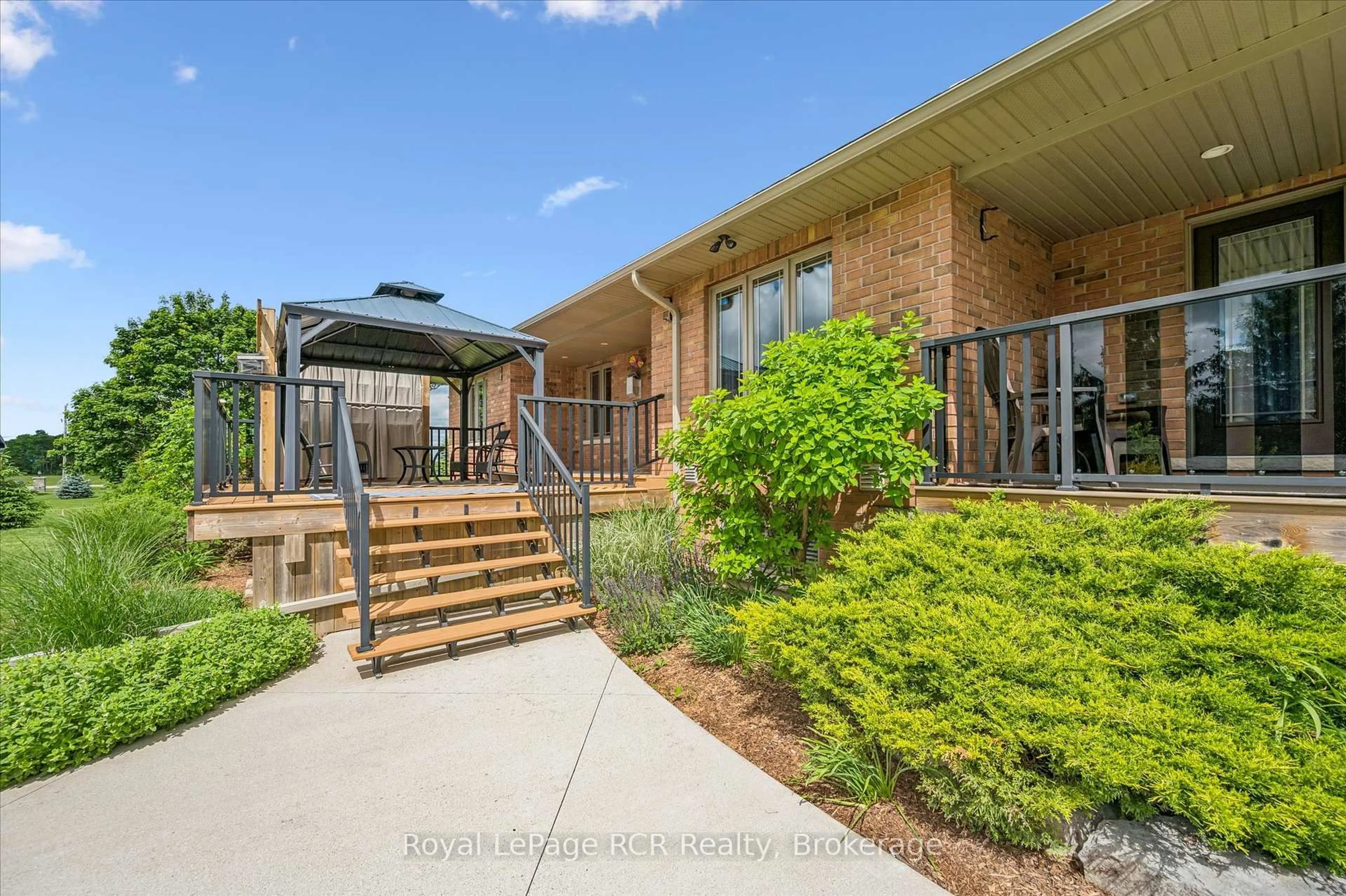 Unknown for 104 Harris Cres, Southgate Ontario N0G 2L0