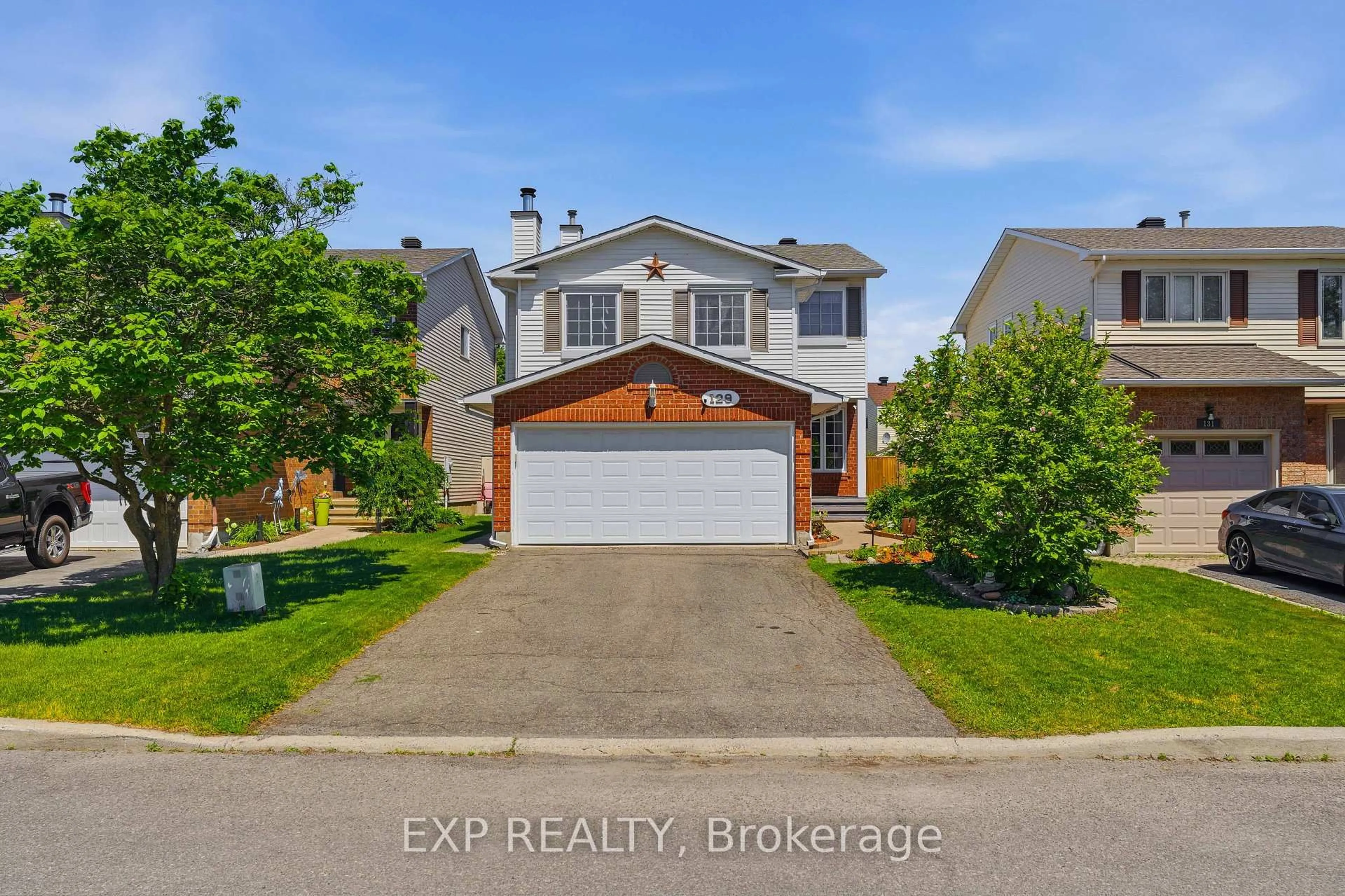 A pic from outside/outdoor area/front of a property/back of a property/a pic from drone, street for 129 PIMPRENELLE Terr, Orleans Ontario K1E 3S7