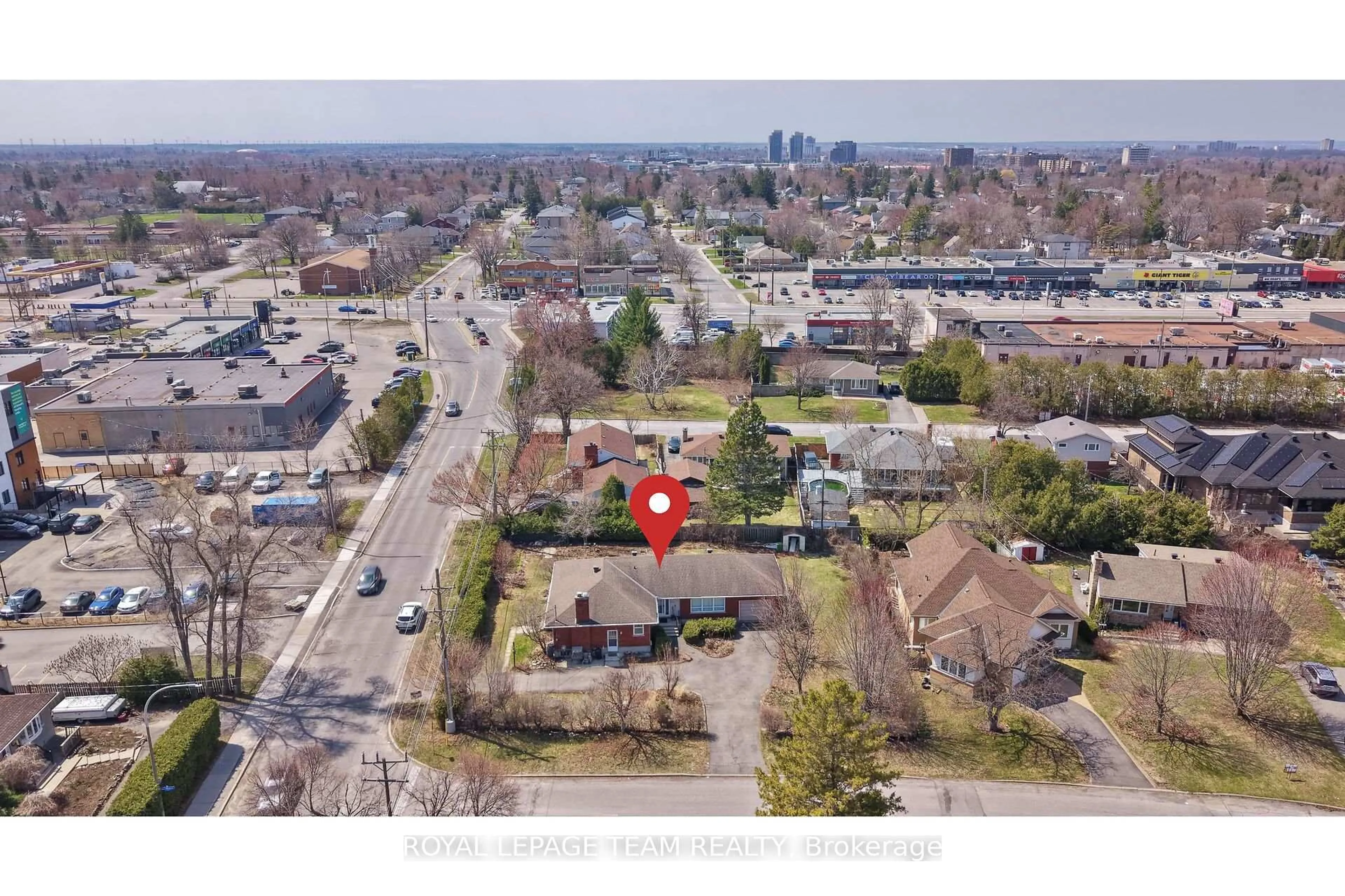 A pic from outside/outdoor area/front of a property/back of a property/a pic from drone, street for 45 Capilano Dr, Ottawa Ontario K2E 6G5