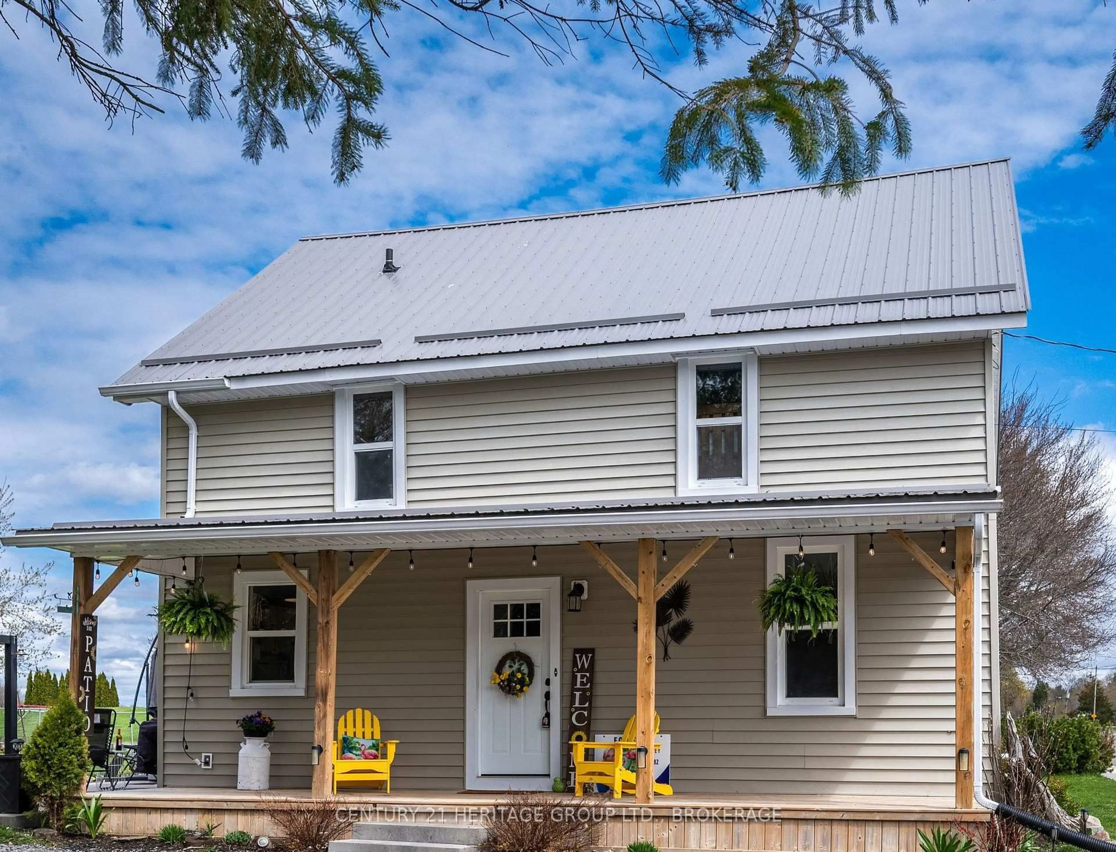 Home with vinyl exterior material, street for 269 Simmons Rd, Bissett Creek Ontario K0H 2H0