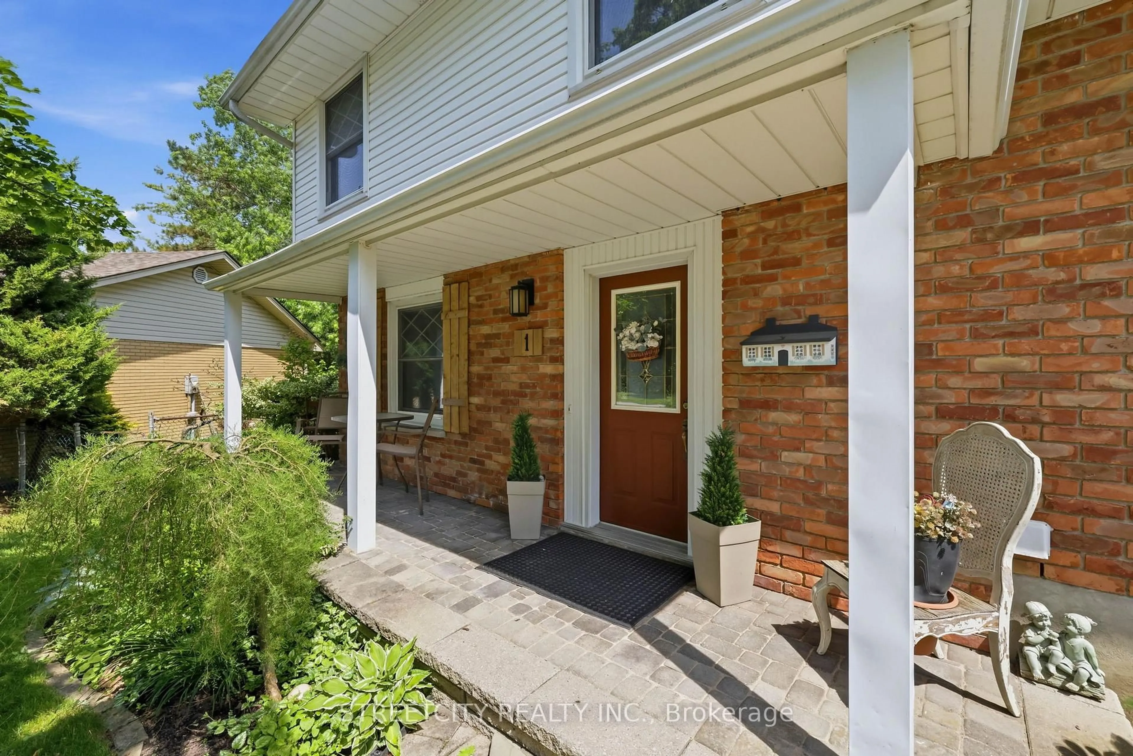 Home with brick exterior material, street for 1 Jason Crt, London South Ontario N6J 2B9