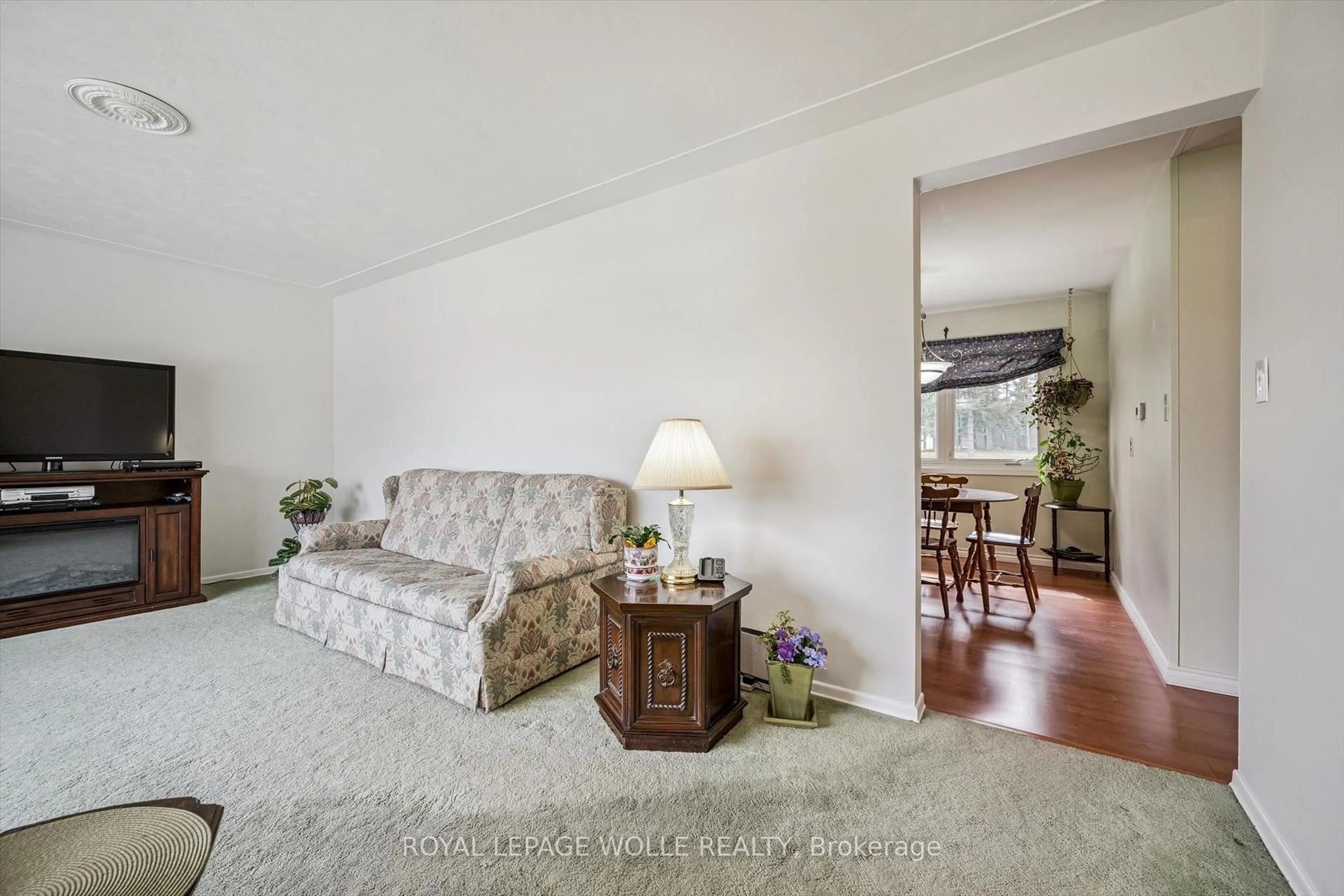 Living room with furniture, unknown for 106 Ruskview Rd, Kitchener Ontario N2M 4S3