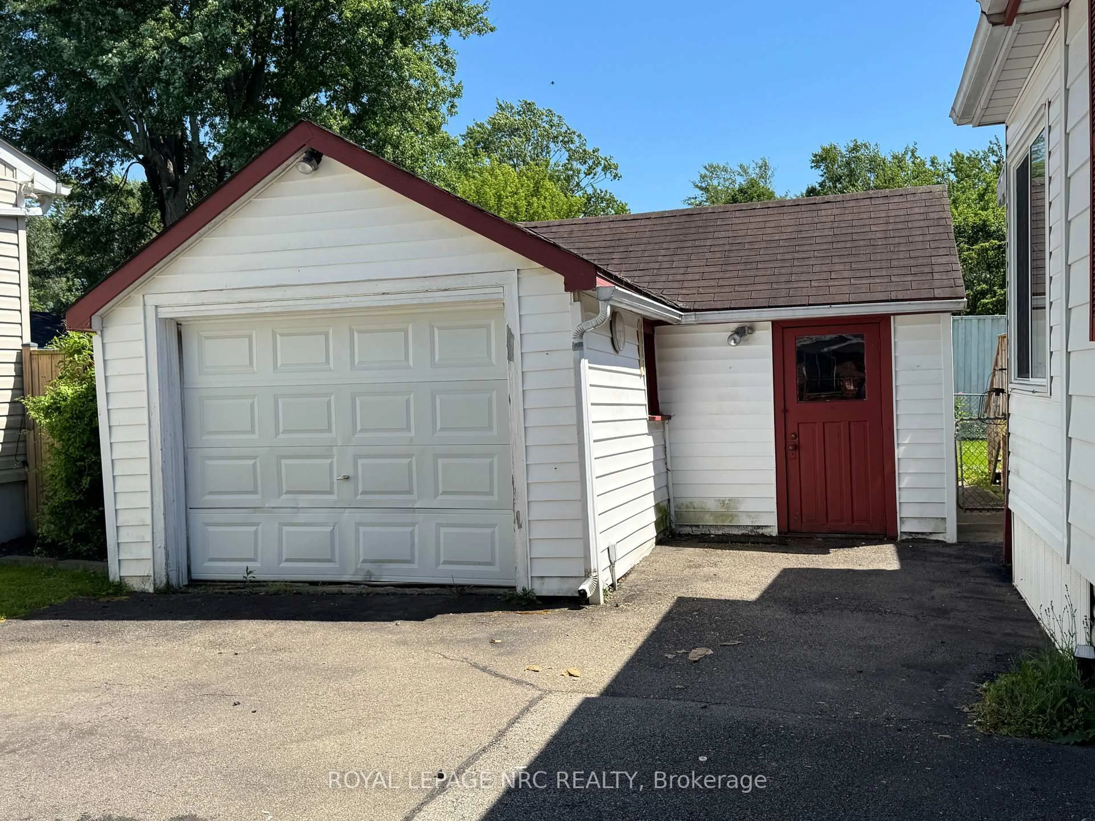 Unknown for 61 Hatter Ave, Welland Ontario L3C 3P4