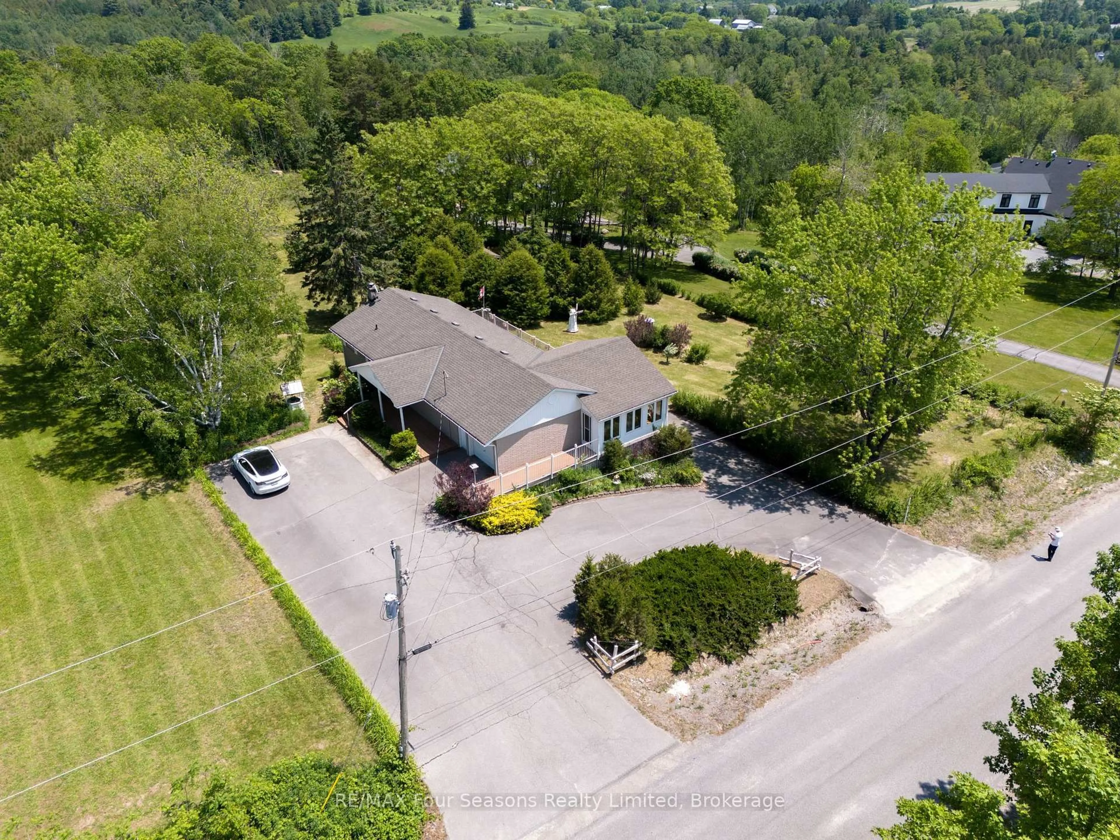 A pic from outside/outdoor area/front of a property/back of a property/a pic from drone, unknown for 247 Jackson Dr, Cramahe Ontario K0K 1S0