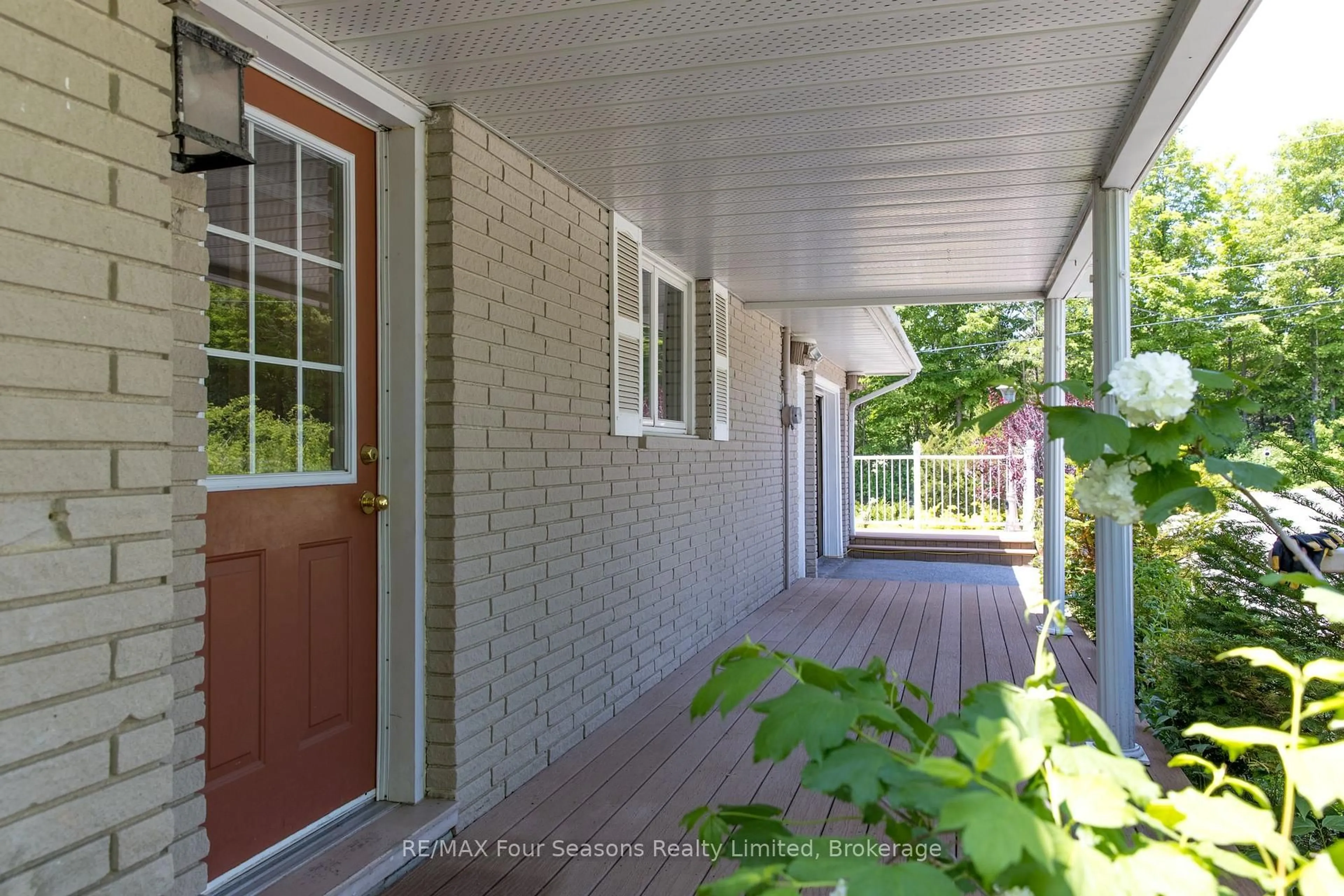 Indoor entryway for 247 Jackson Dr, Cramahe Ontario K0K 1S0