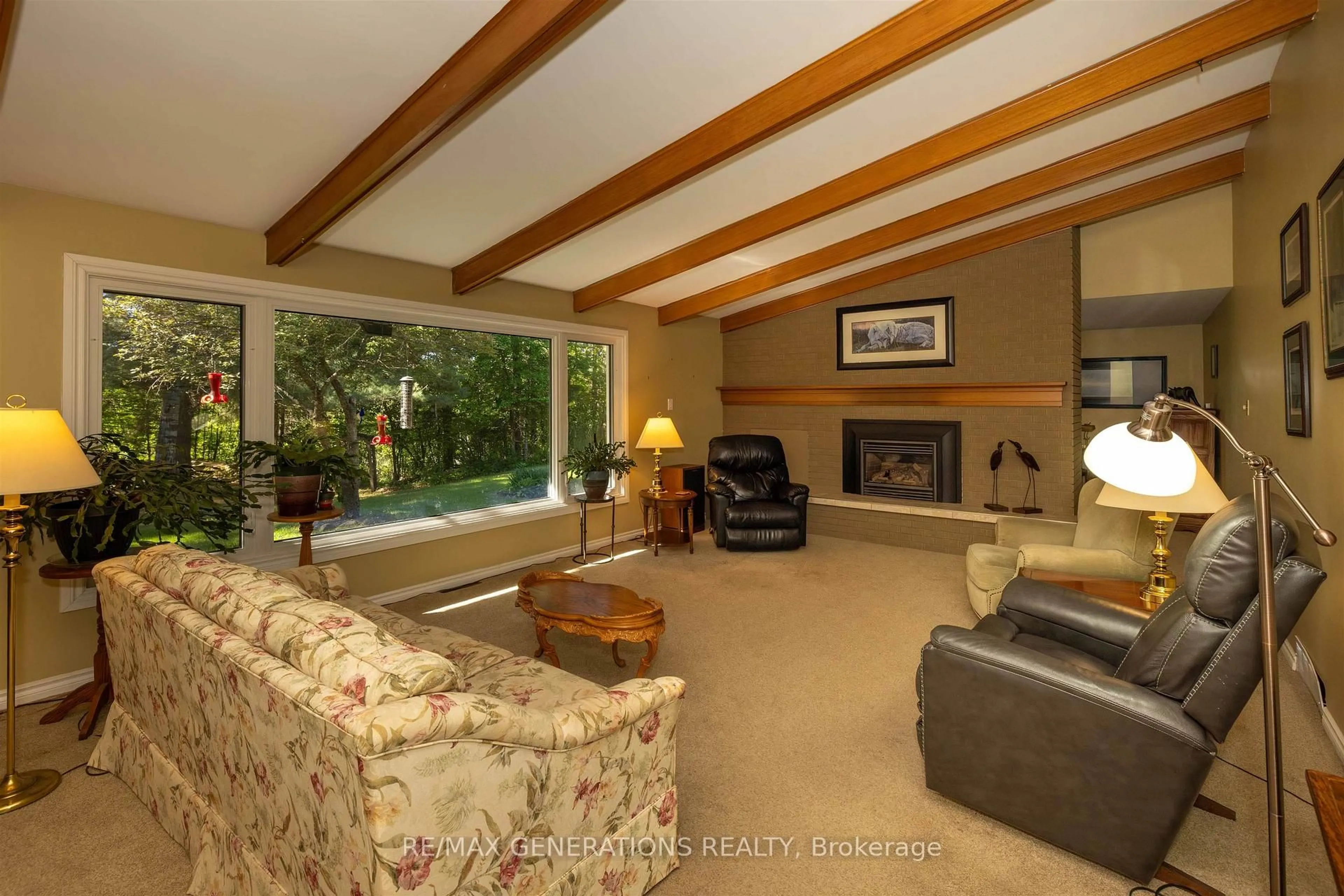 Living room with furniture, unknown for 4508 Highway 11-17, Oliver Paipoonge Ontario P7K 0J1