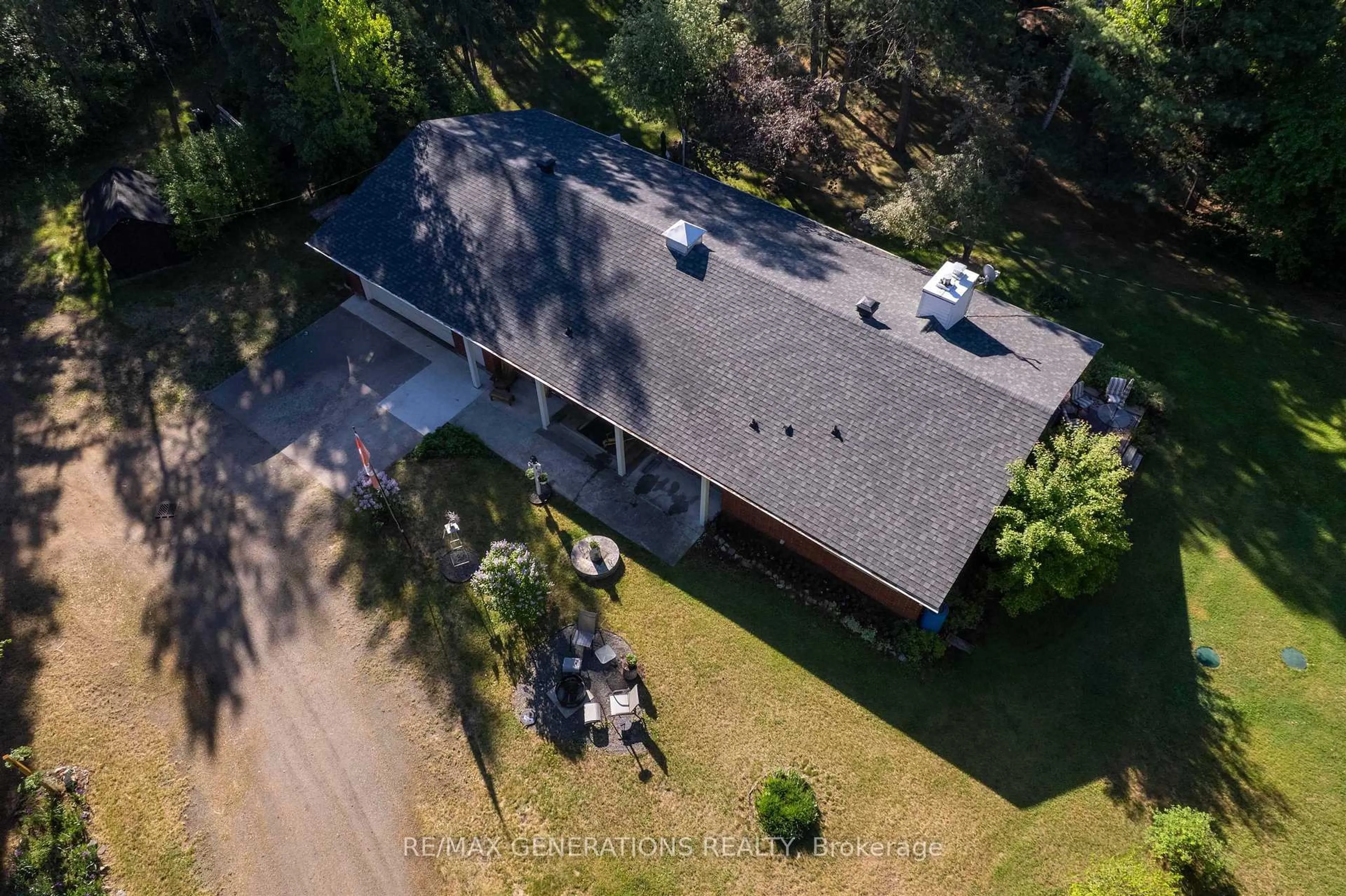 A pic from outside/outdoor area/front of a property/back of a property/a pic from drone, unknown for 4508 Highway 11-17, Oliver Paipoonge Ontario P7K 0J1