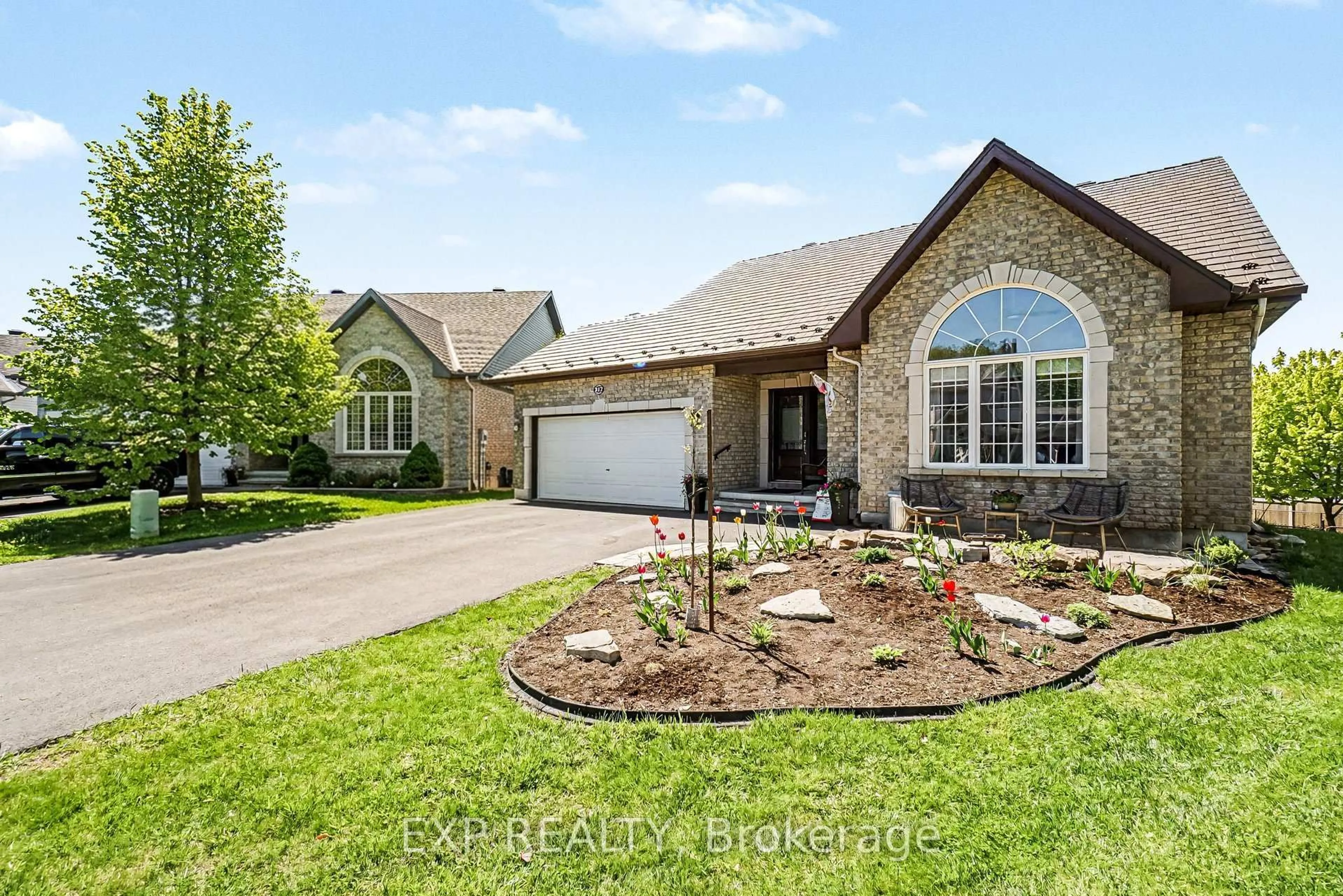 Home with brick exterior material, street for 217 Jasper Cres, Clarence-Rockland Ontario K4K 0A3