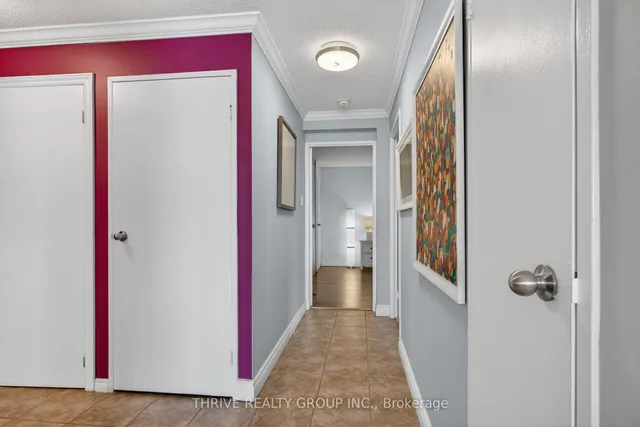 75 Huxley St #401, London South 5