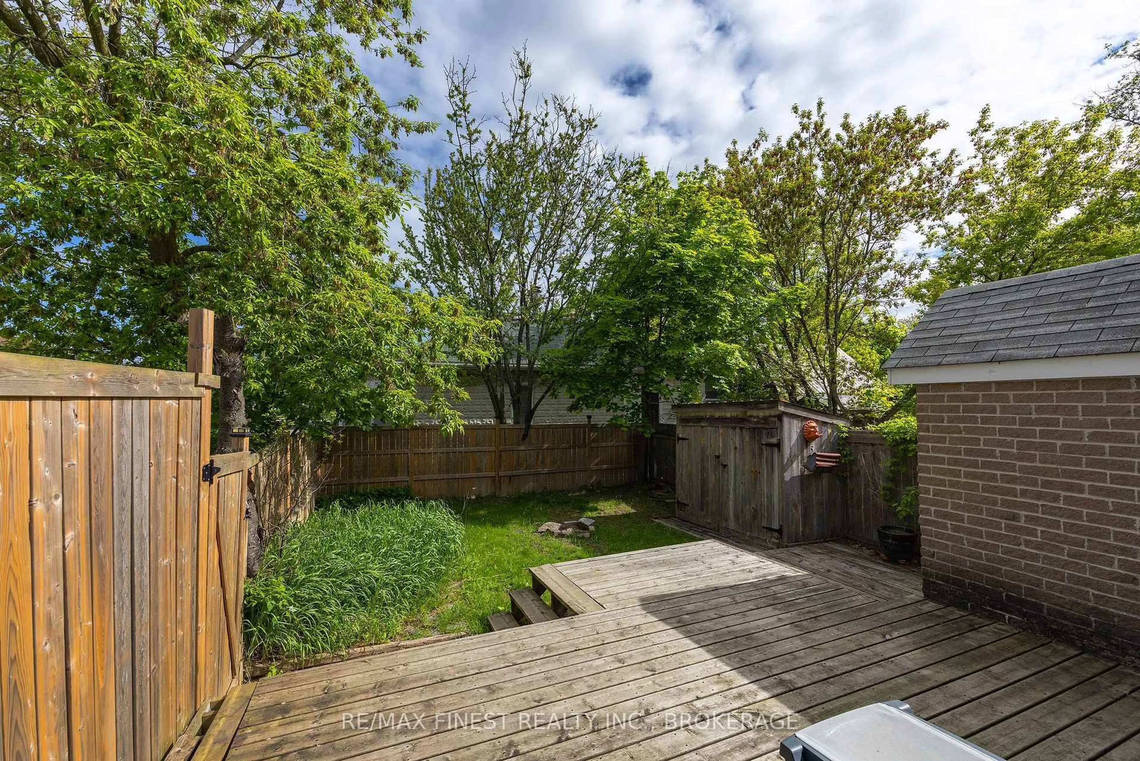 Patio, street for 629 JOHNSON St, Kingston Ontario K7L 2A3