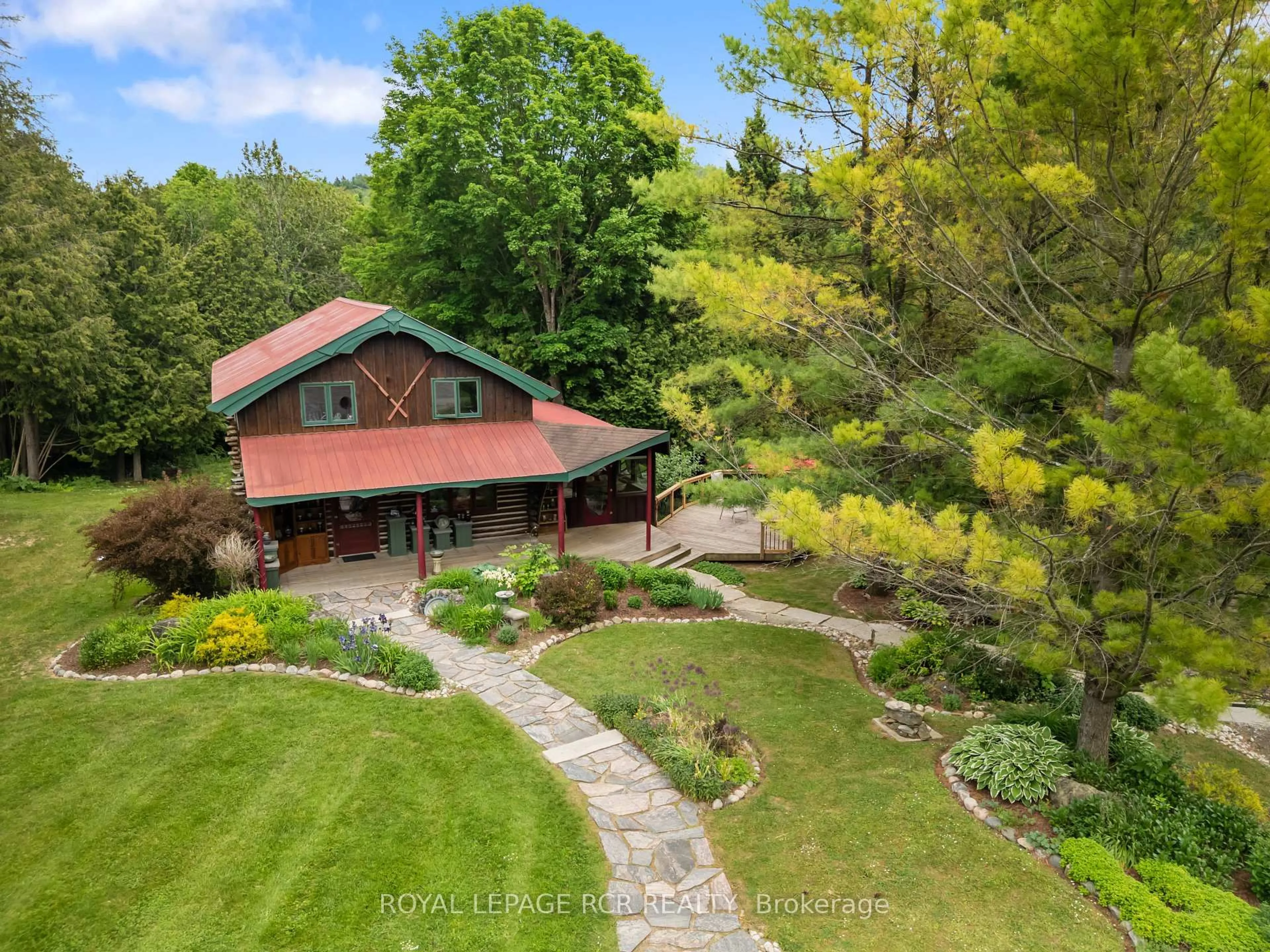 A pic from outside/outdoor area/front of a property/back of a property/a pic from drone, unknown for 307114 Hockley Rd, Mono Ontario L9W 6N6