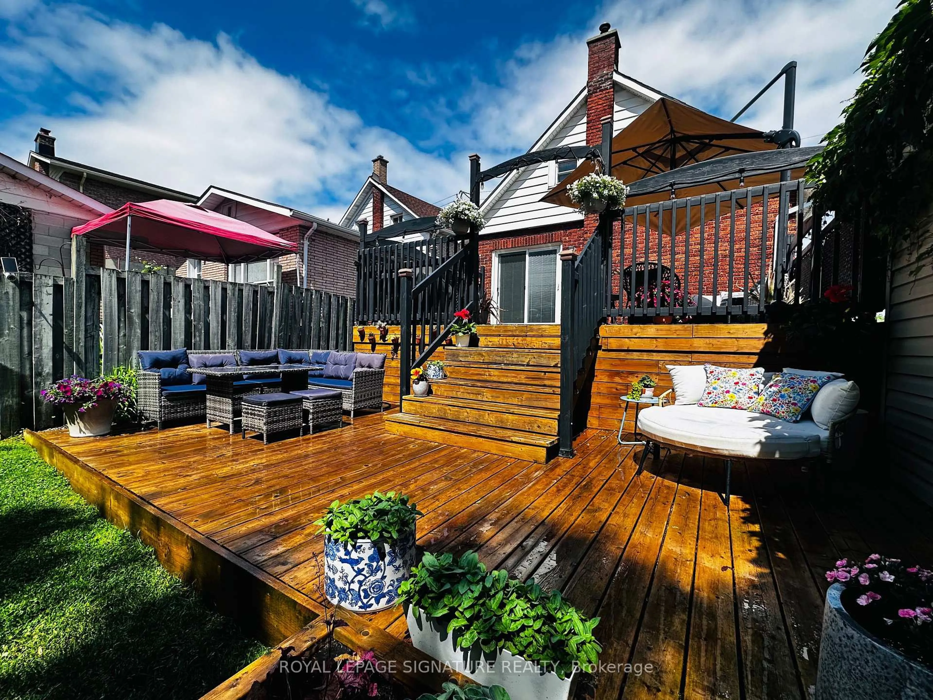 Patio, street for 137 Lancaster St, Kitchener Ontario N2H 4T5