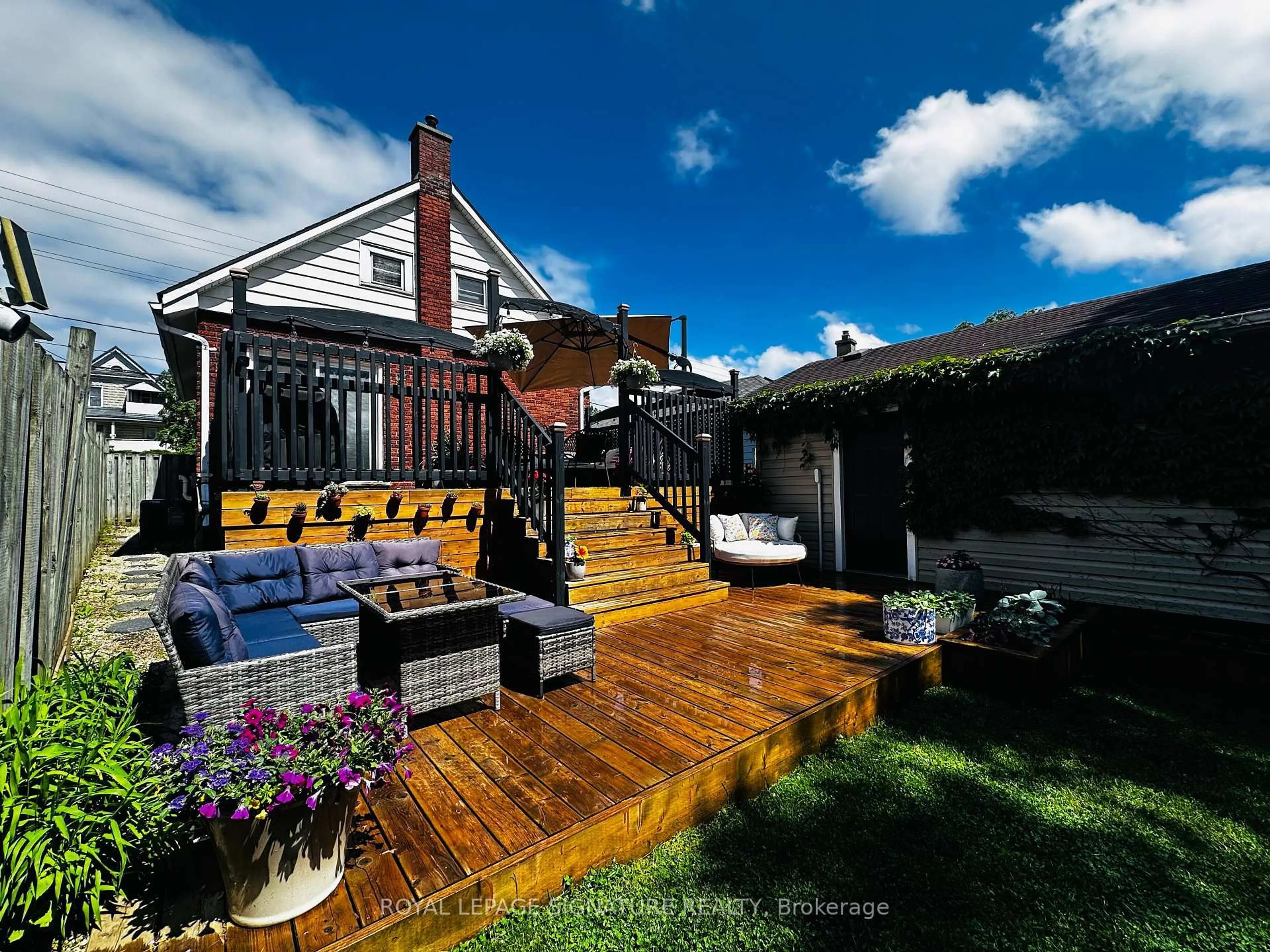 Patio, unknown for 137 Lancaster St, Kitchener Ontario N2H 4T5
