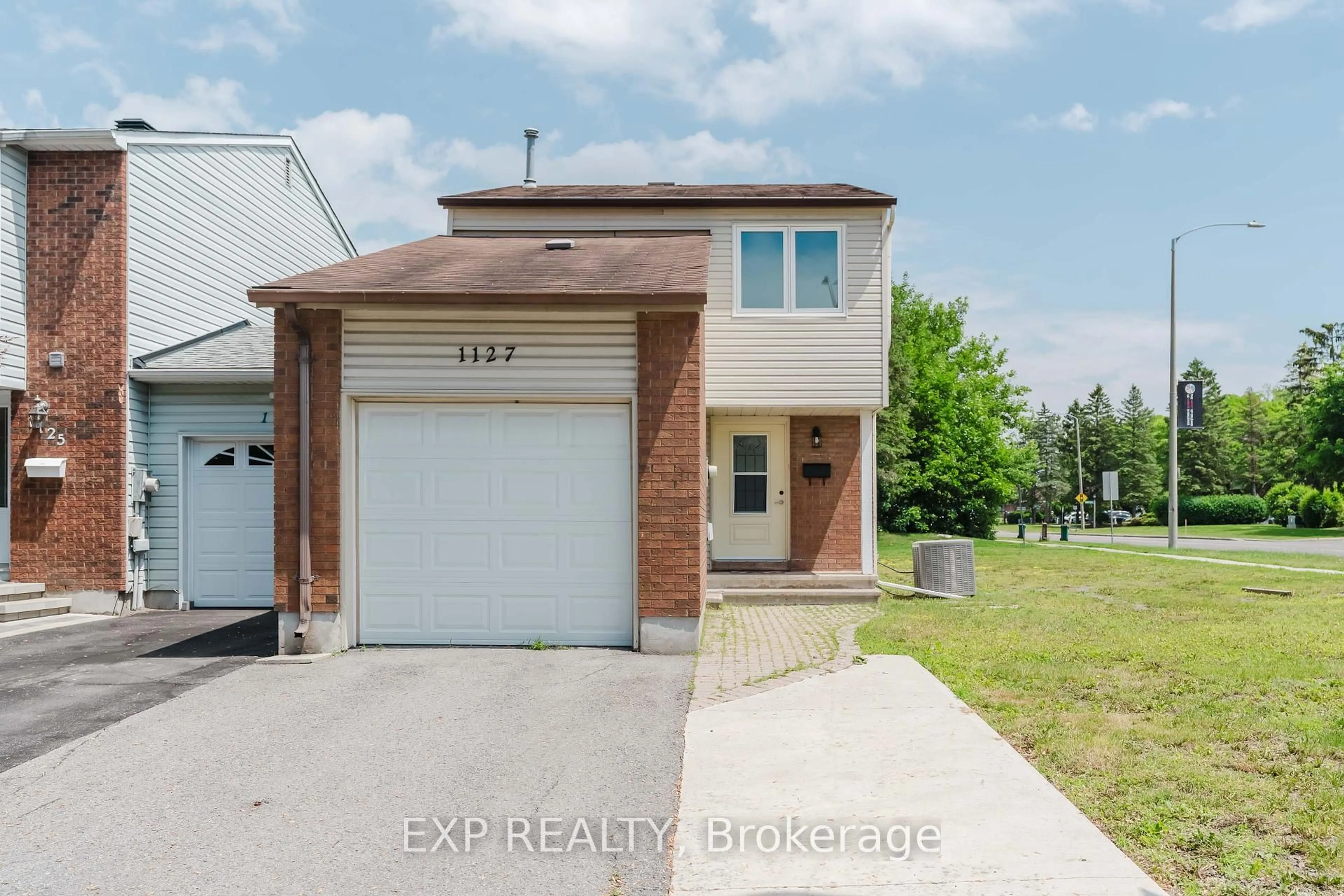 Unknown for 1127 Avignon Crt, Ottawa Ontario K1C 2M2