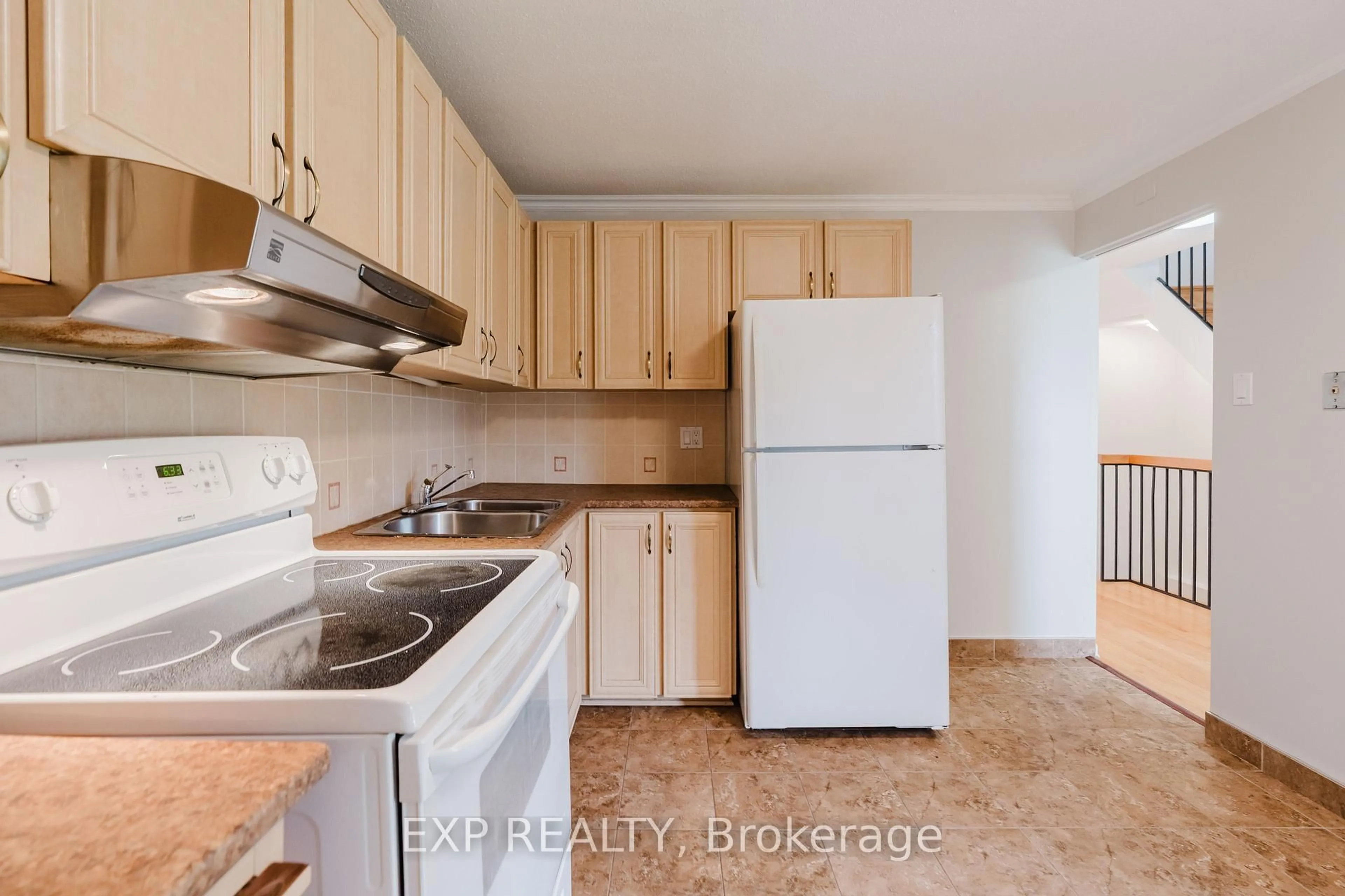 Standard kitchen, unknown for 1127 Avignon Crt, Ottawa Ontario K1C 2M2