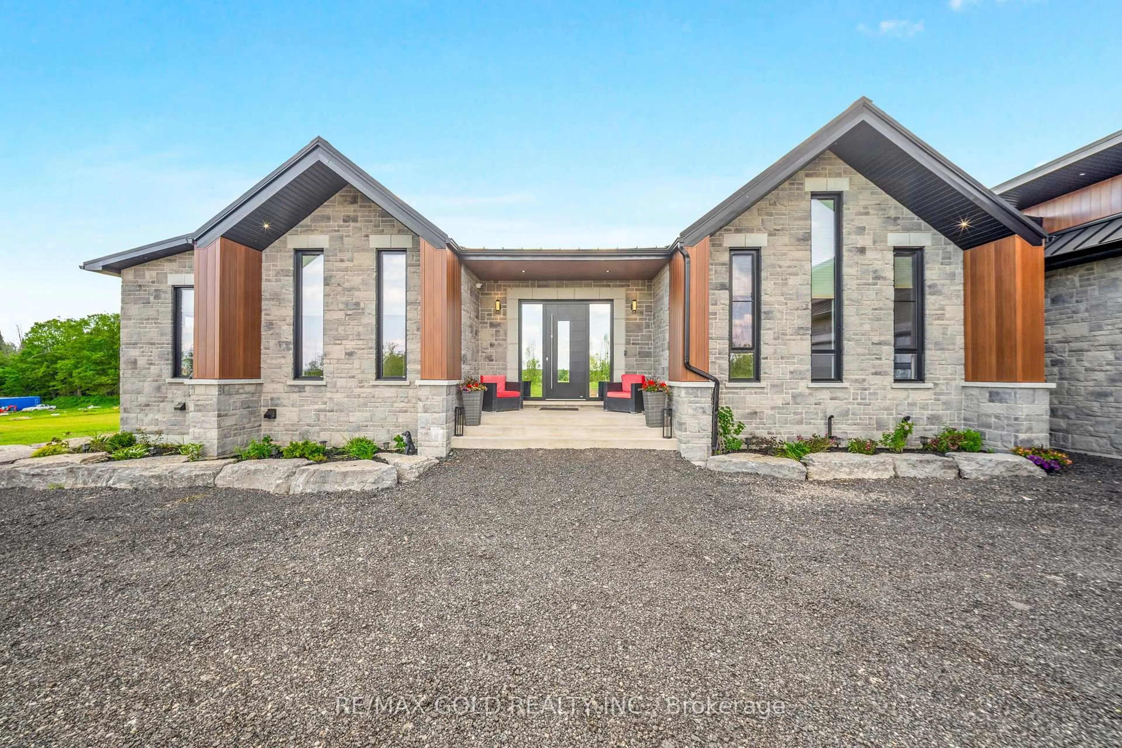 Home with brick exterior material, building for 554068 Mono Amaranth Townline, Amaranth Ontario L9W 0T1