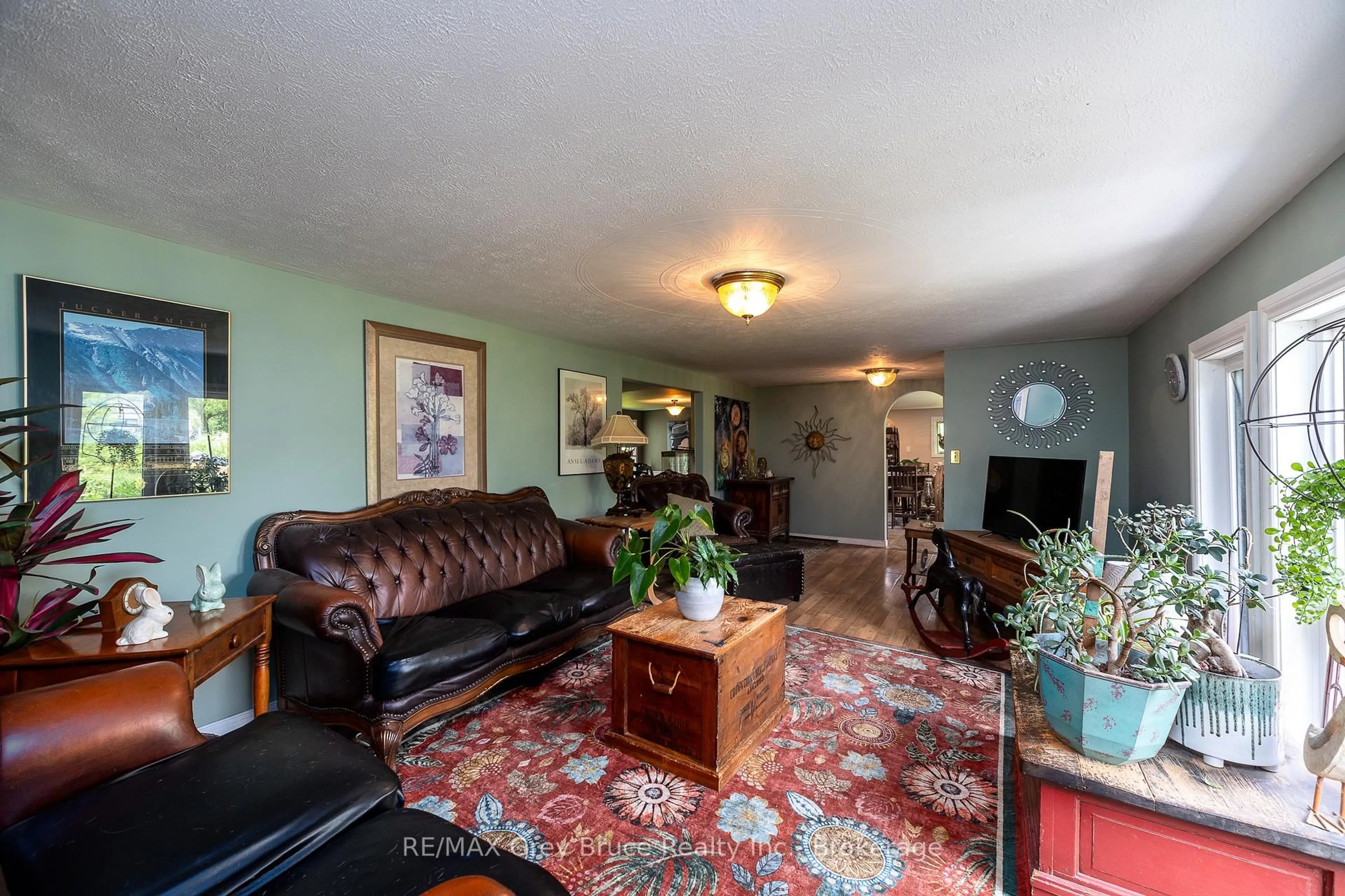 Living room with furniture, unknown for 318588 GREY RD 1, Georgian Bluffs Ontario N4K 5N4
