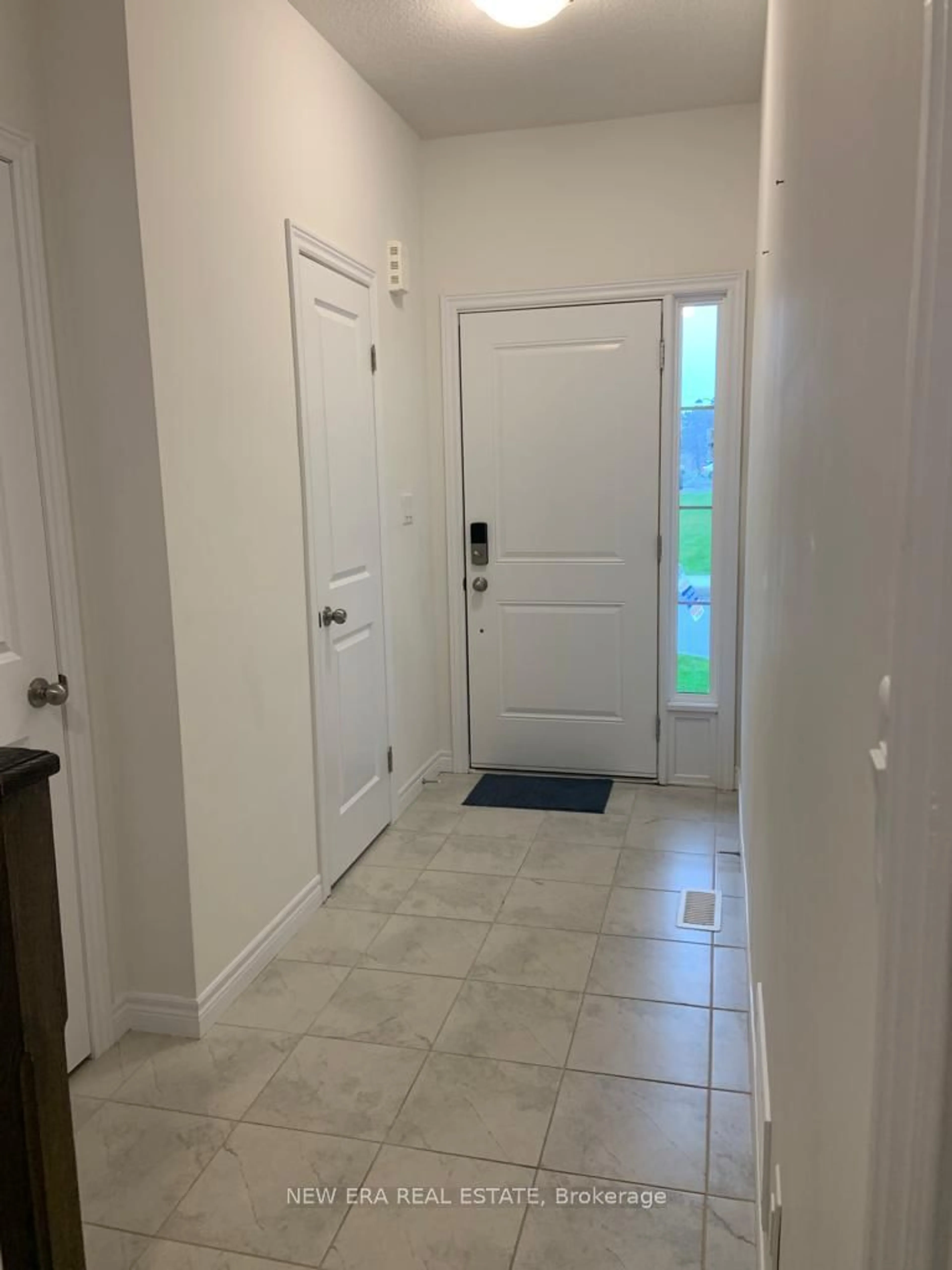 Indoor entryway for 16 Dayman Dr, Hamilton Ontario L9K 0J9