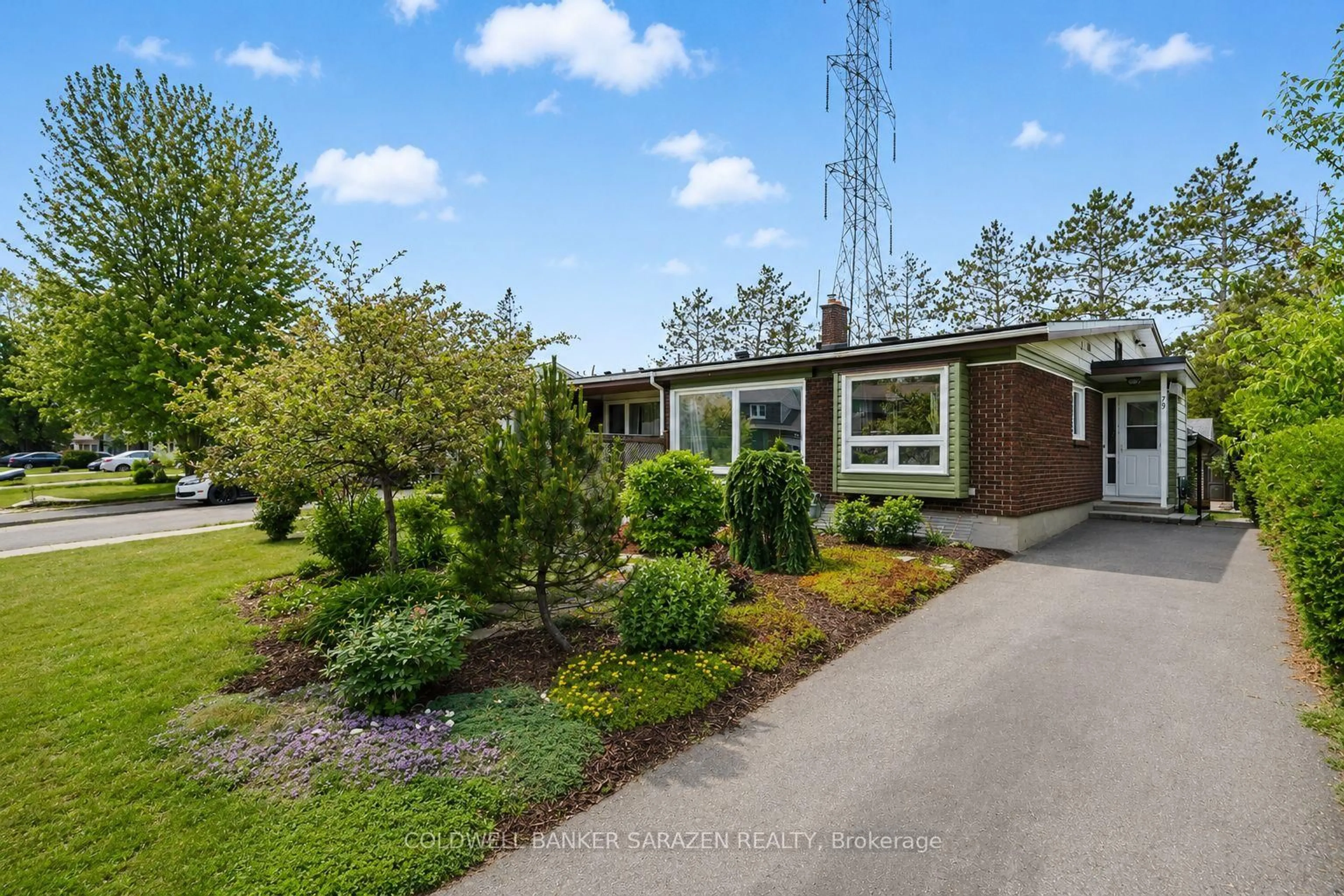 A pic from outside/outdoor area/front of a property/back of a property/a pic from drone, street for 79 Woodfield Dr, Ottawa Ontario K2G 0A1