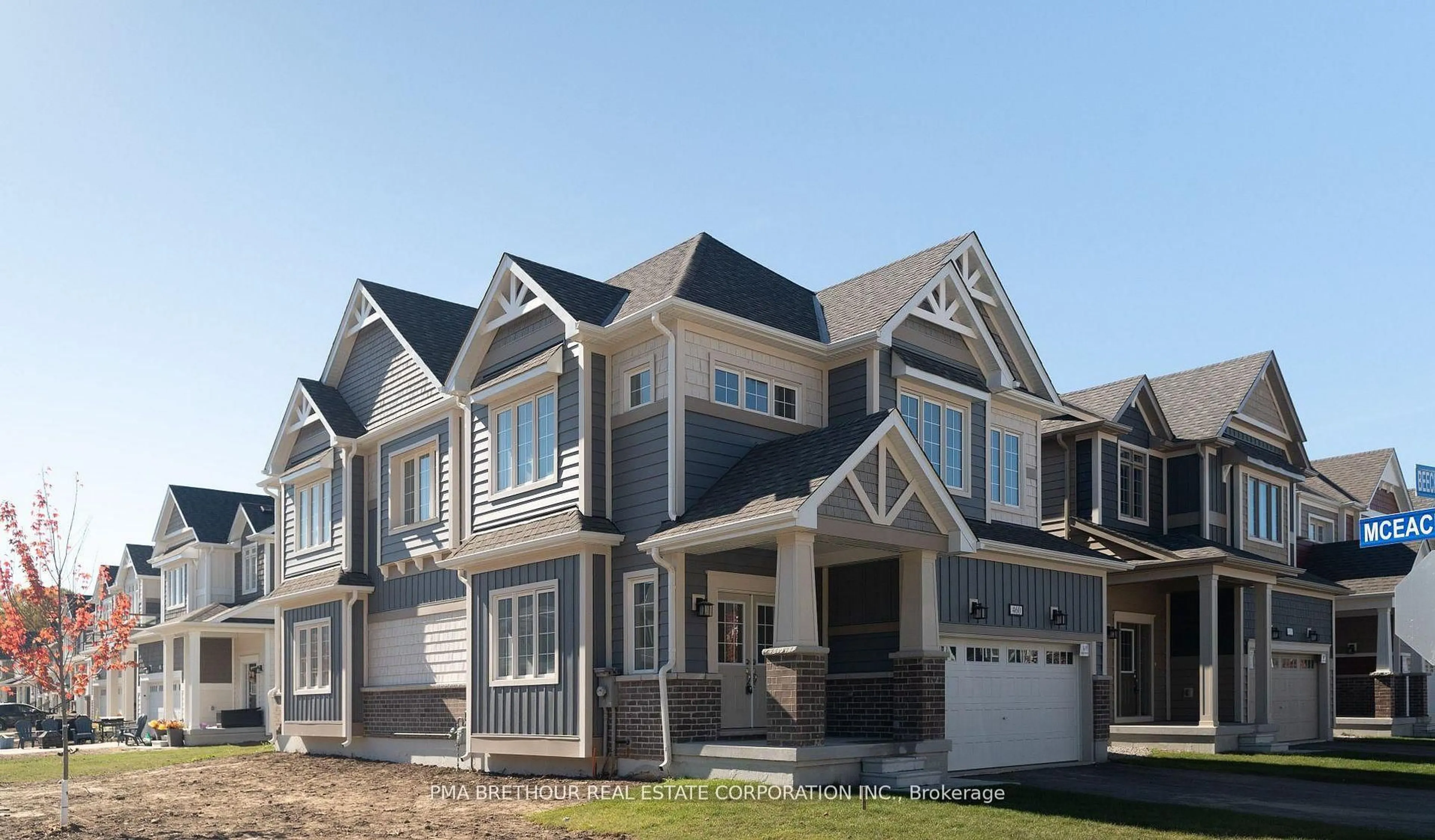 Home with vinyl exterior material, street for 460 Beechwood Forest Lane, Gravenhurst Ontario P1P 1A7