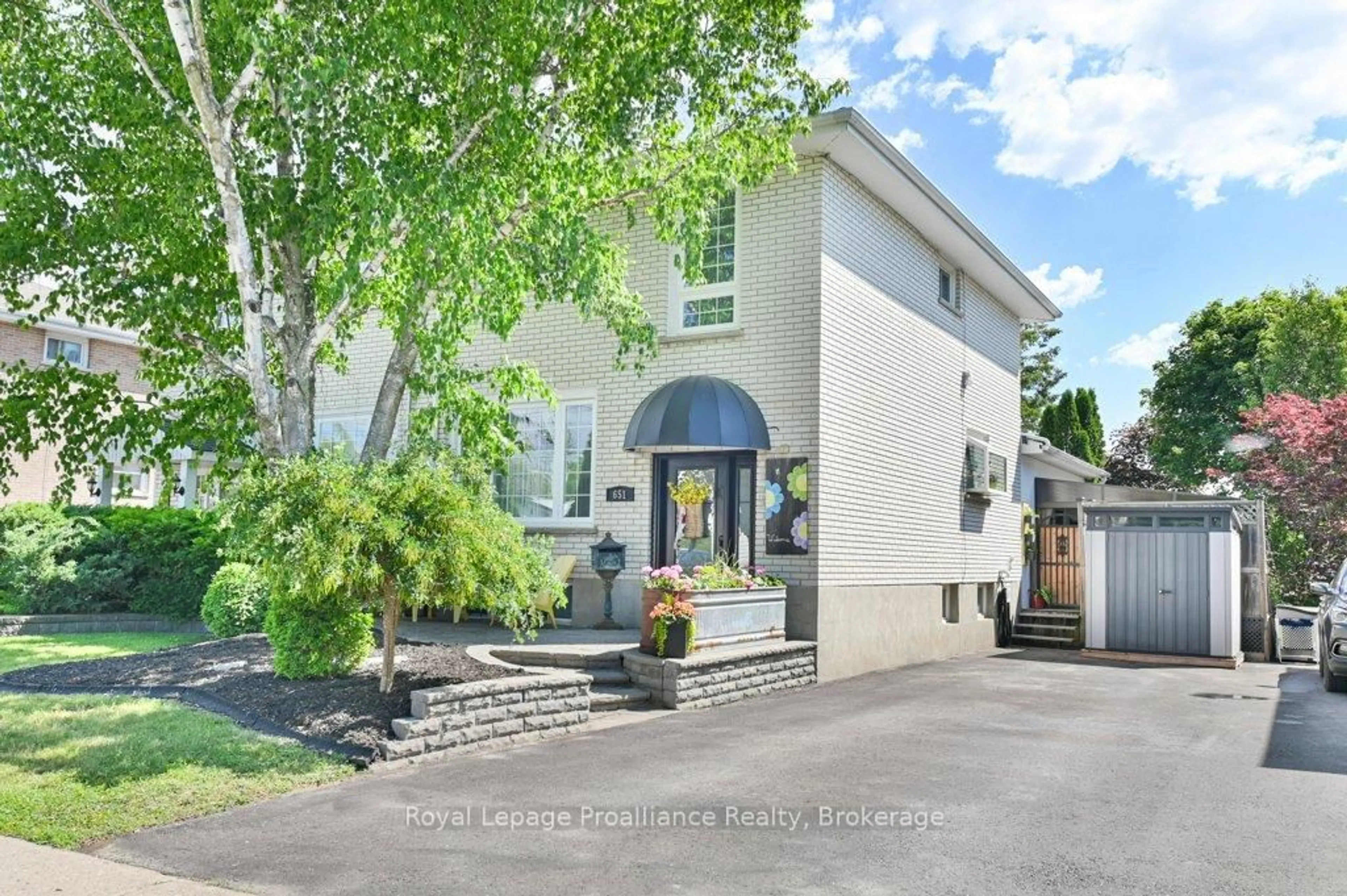 Unknown for 651 Front St, Quinte West Ontario K8V 4R9