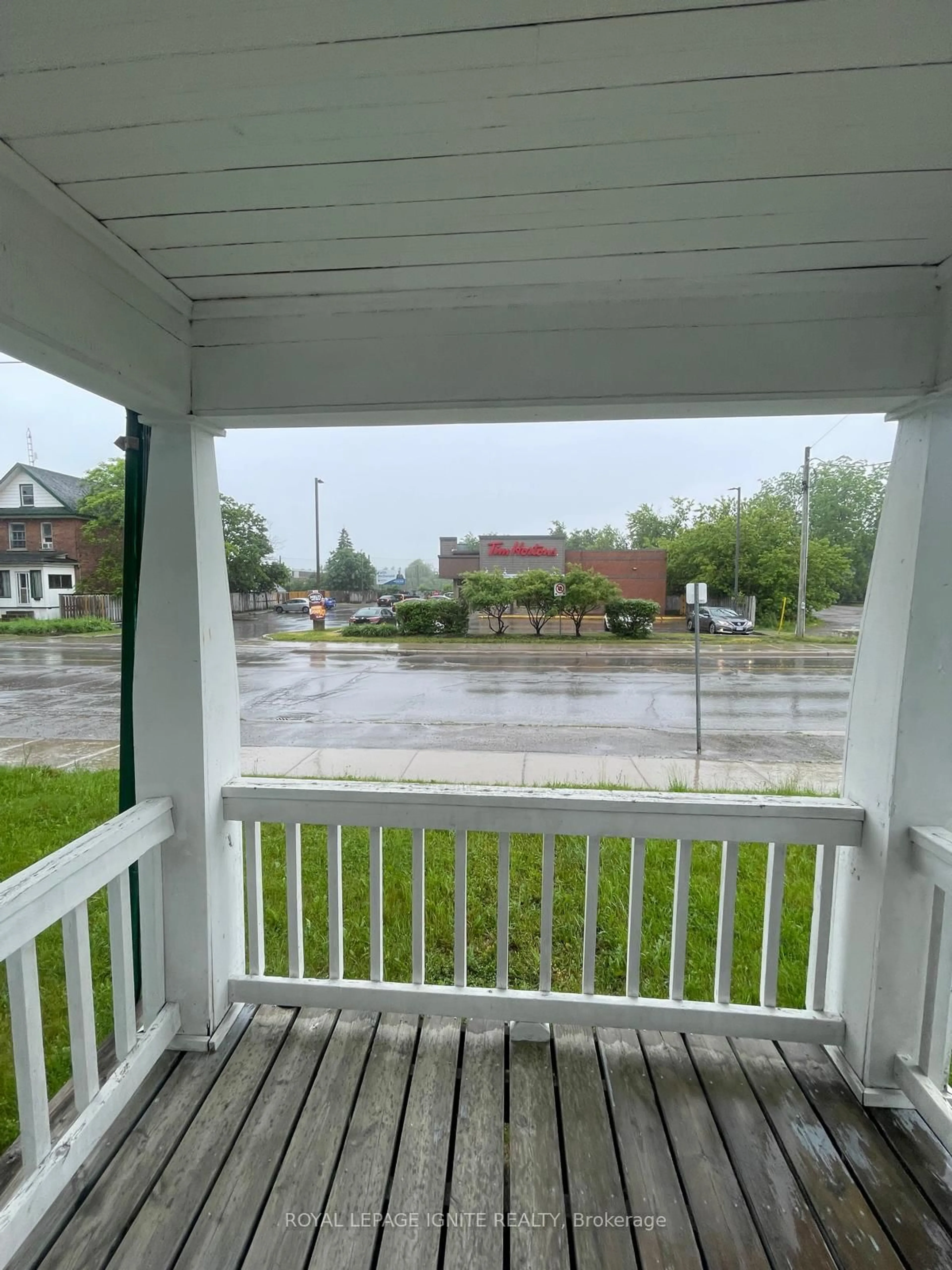 Patio, unknown for 118 Lindsay St, Kawartha Lakes Ontario K9V 2M7