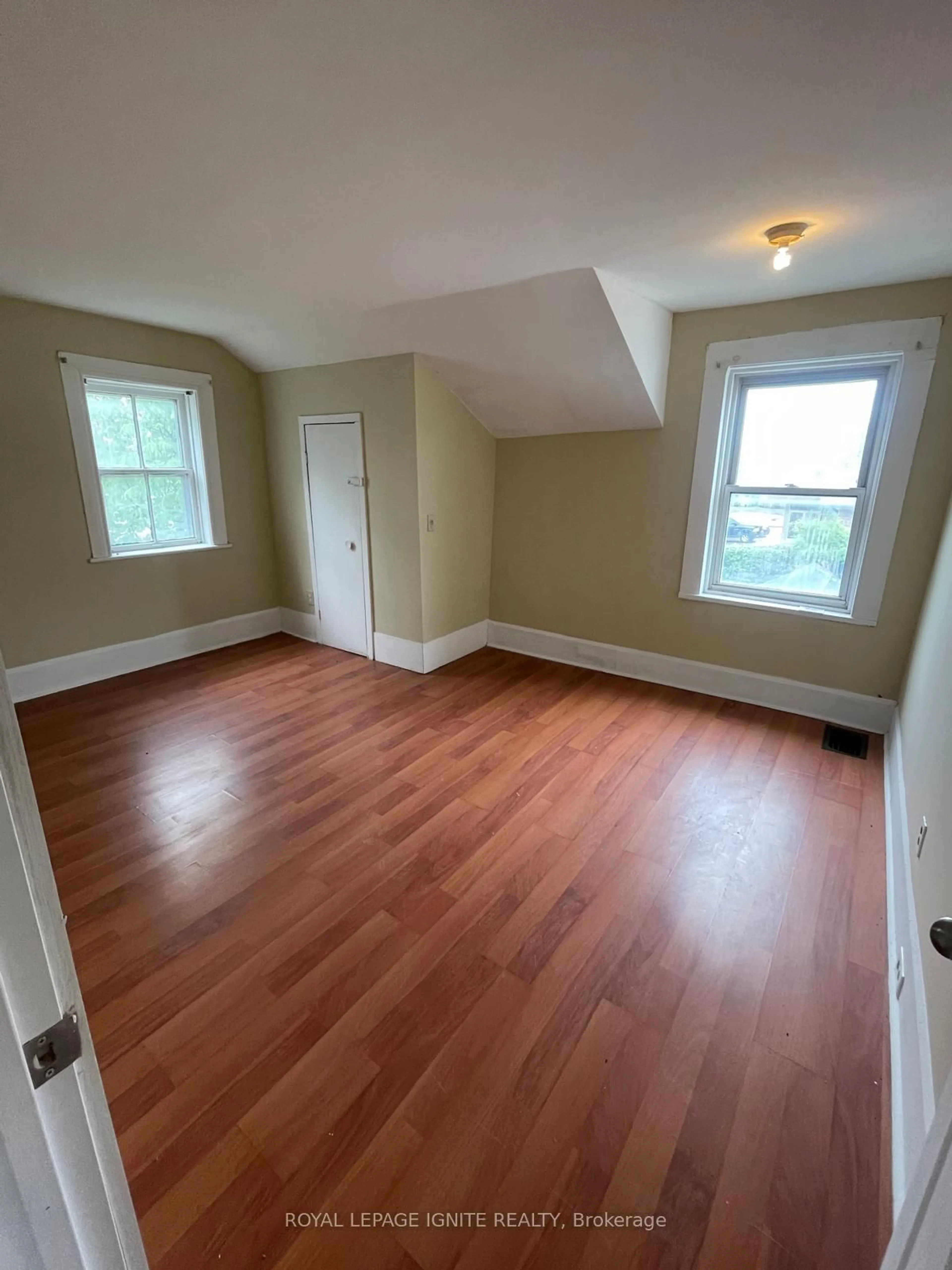 A pic of a room for 118 Lindsay St, Kawartha Lakes Ontario K9V 2M7