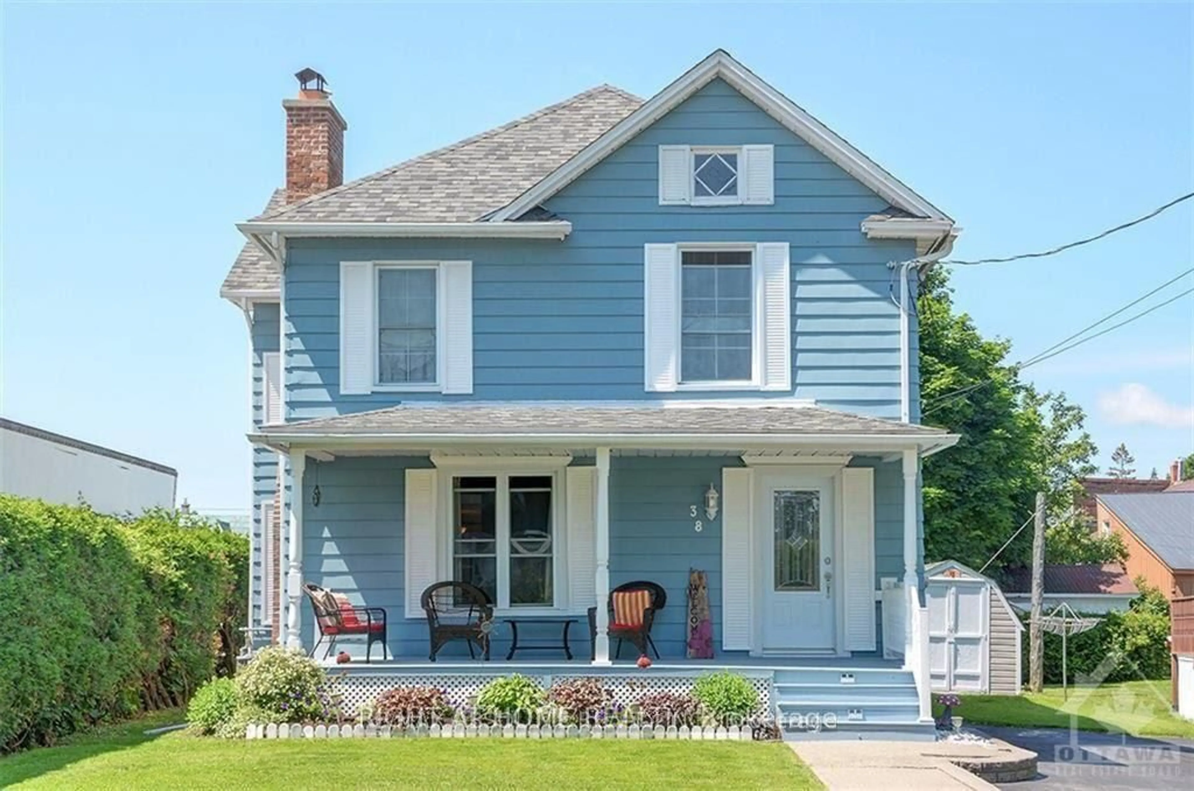 Home with vinyl exterior material, street for 38 Albert St, North Dundas Ontario K0C 1H0
