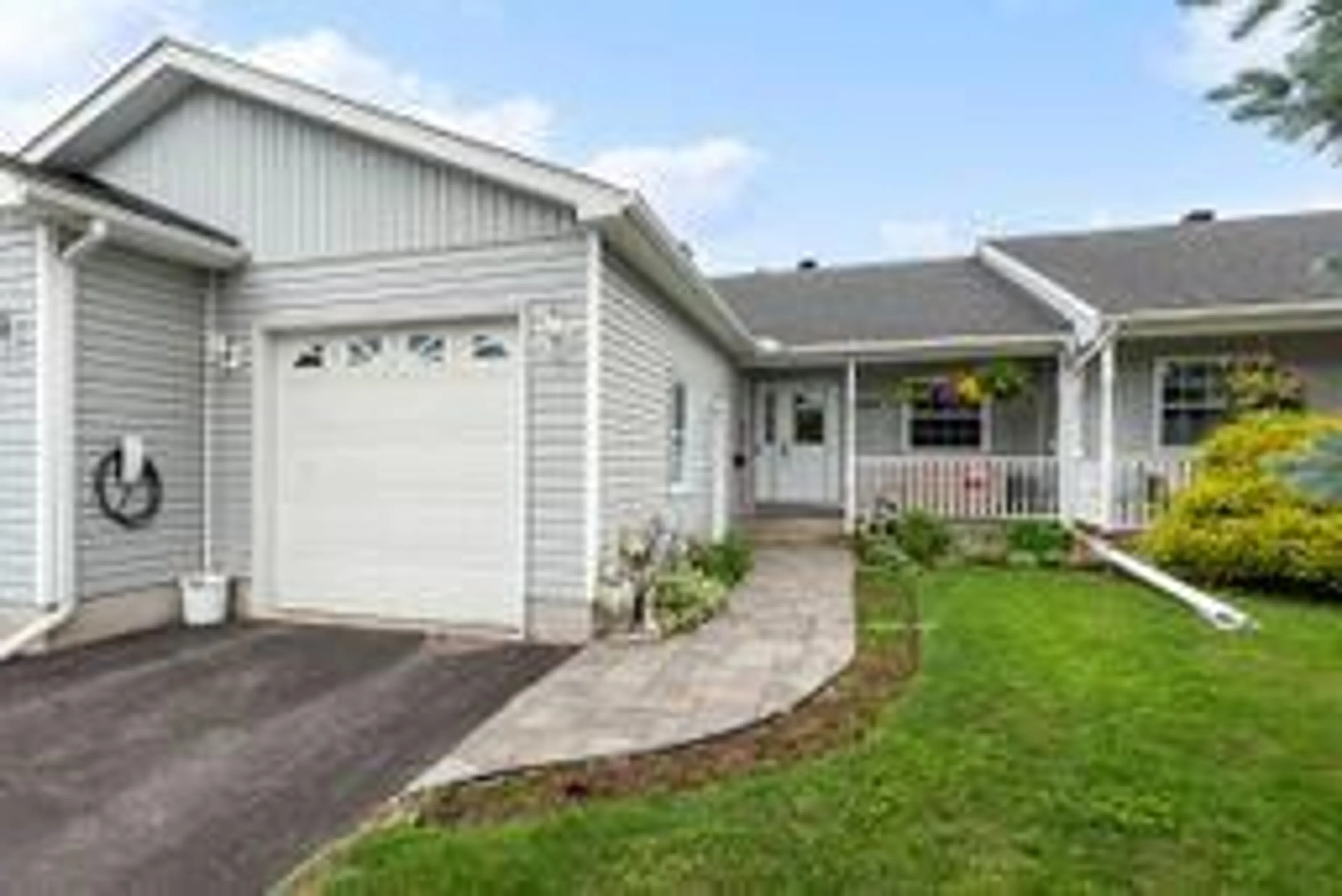 Home with vinyl exterior material, street for 120 Beckwith St #B, Perth Ontario K7H 1E1