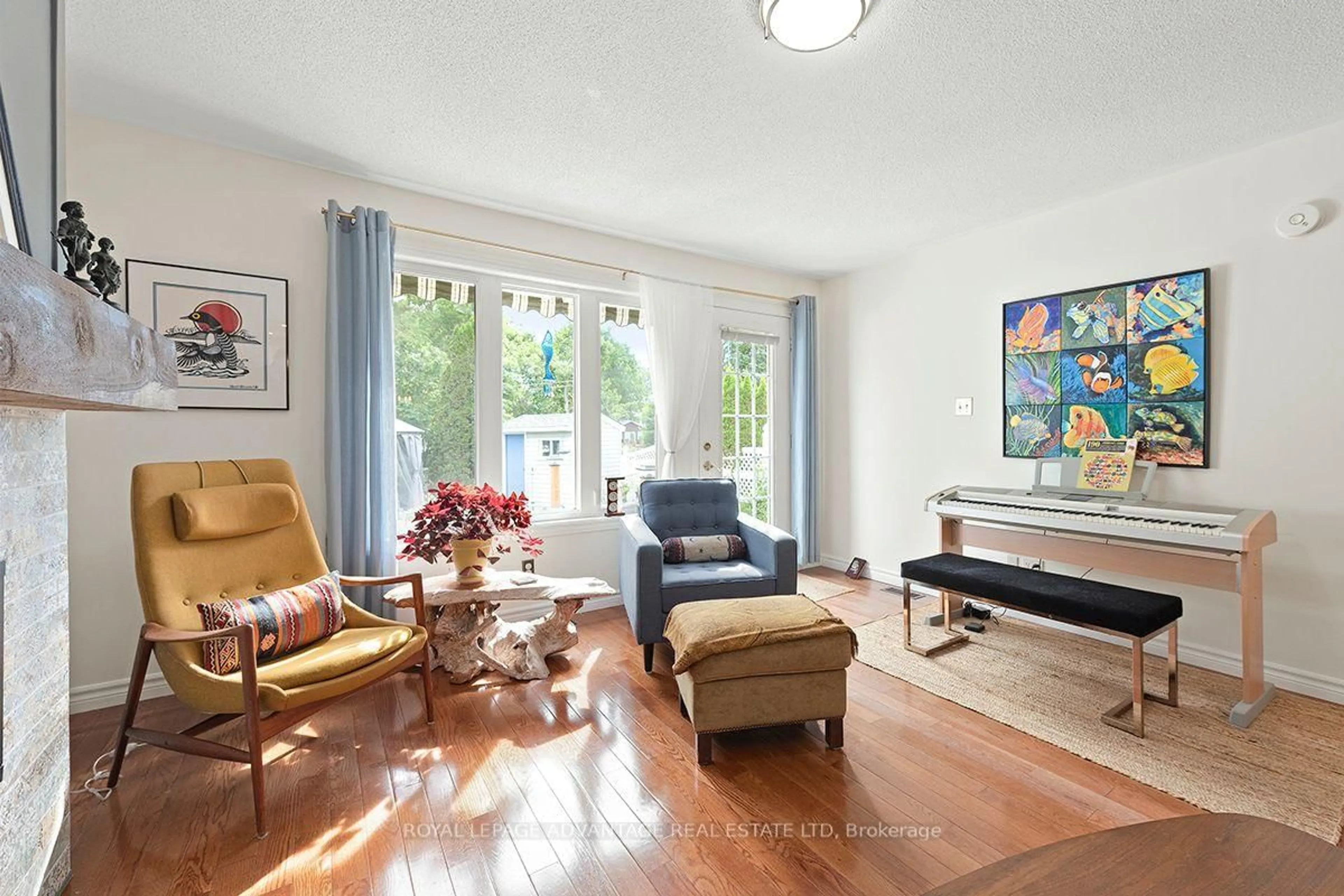 Living room with furniture, unknown for 120 Beckwith St #B, Perth Ontario K7H 1E1