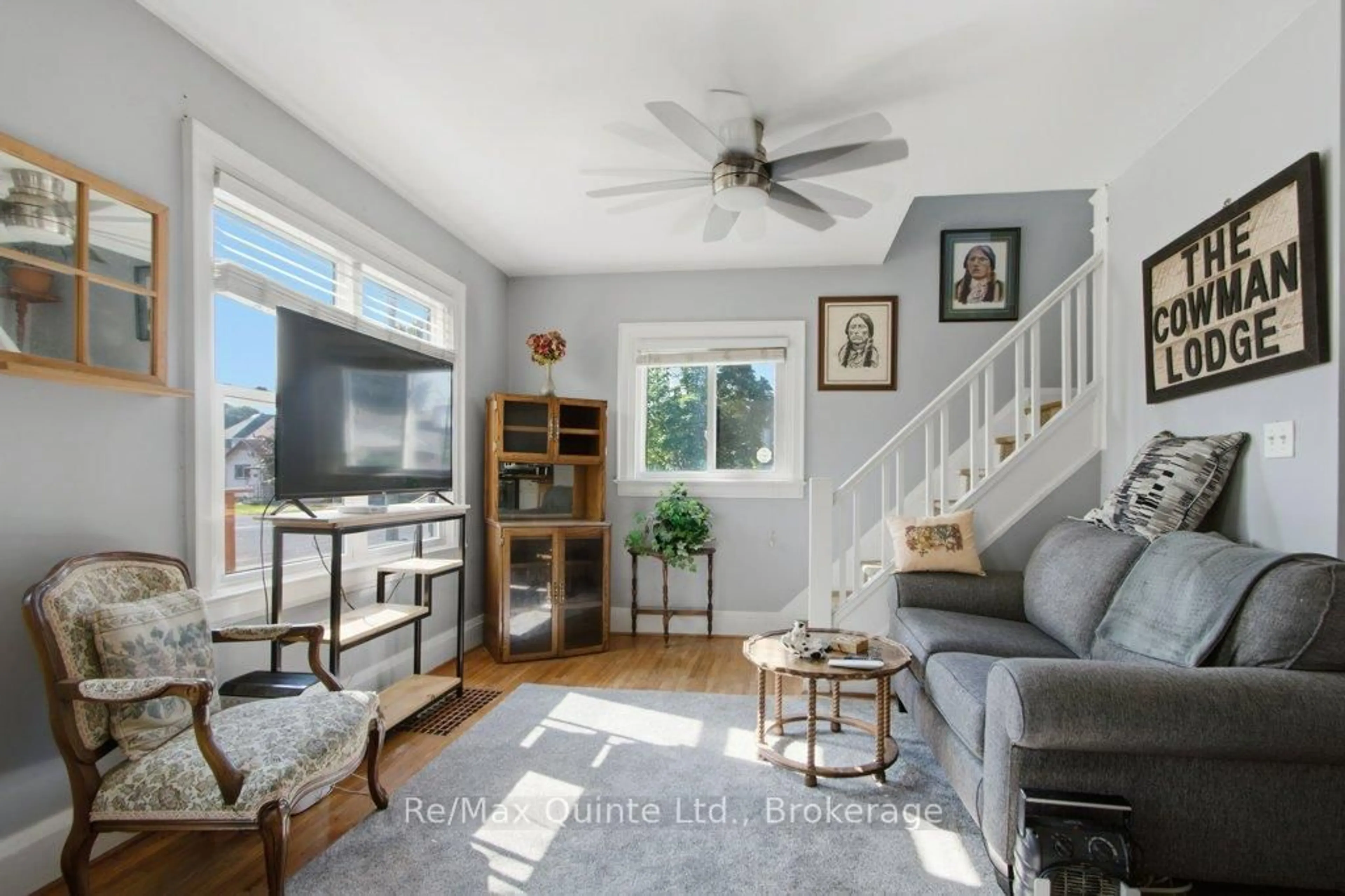 Living room with furniture, unknown for 42 Ponton St, Belleville Ontario K8P 3T6