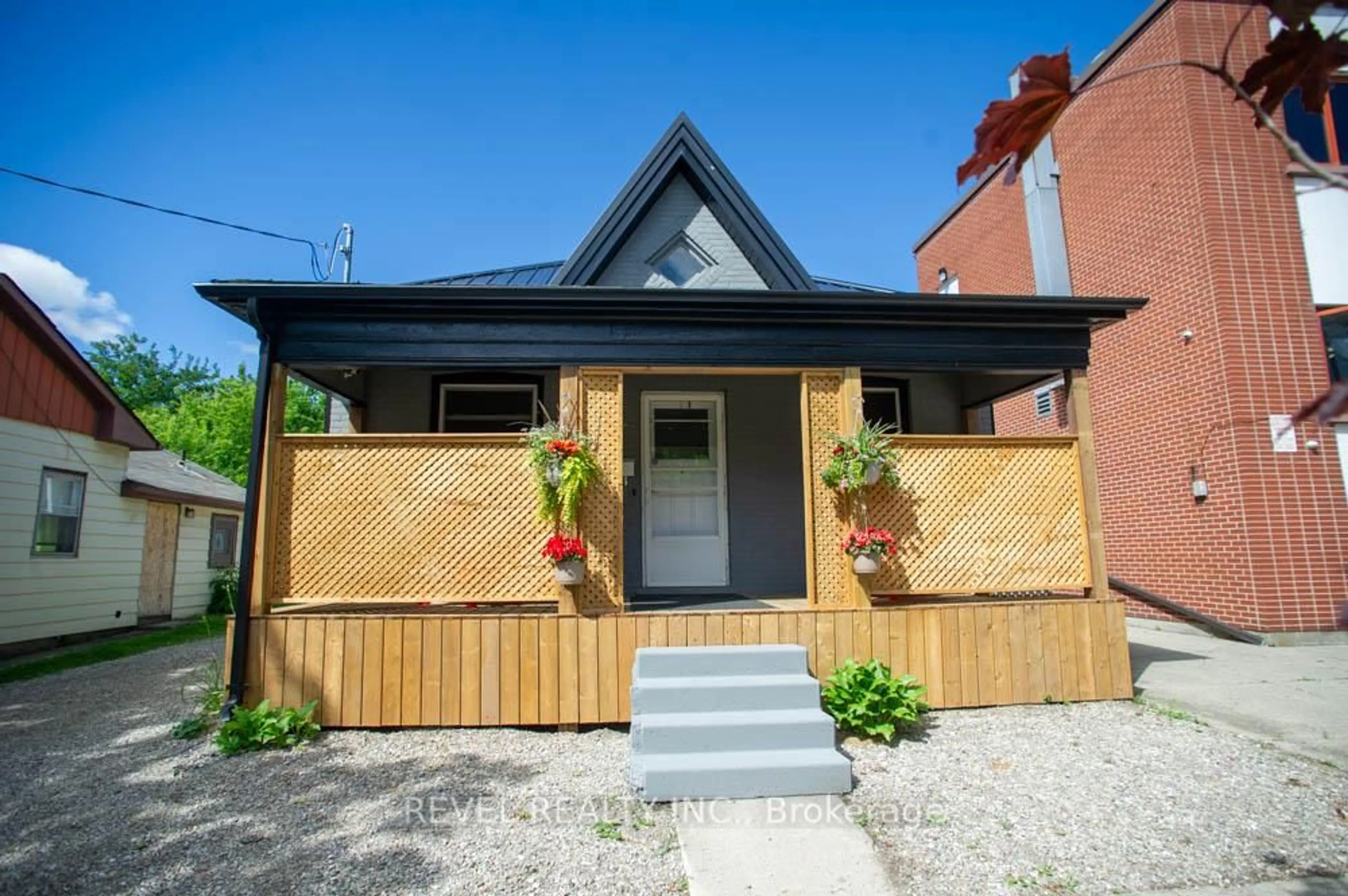 Home with brick exterior material, street for 150 Pearl St, Brantford Ontario N3T 3P4