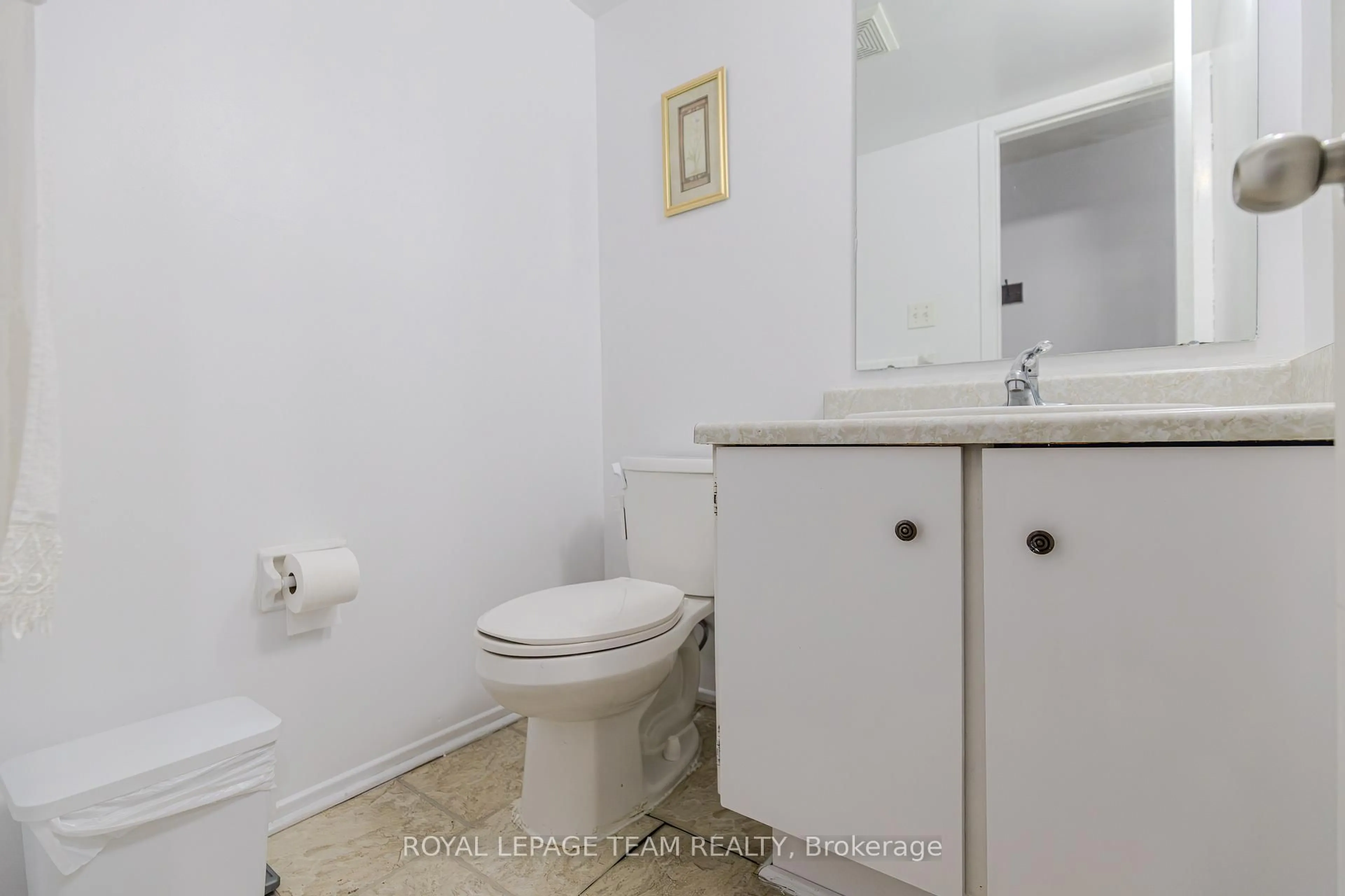 Standard bathroom, floor is not visible for 2669 Southvale Cres #20, Ottawa Ontario K1B 4V2