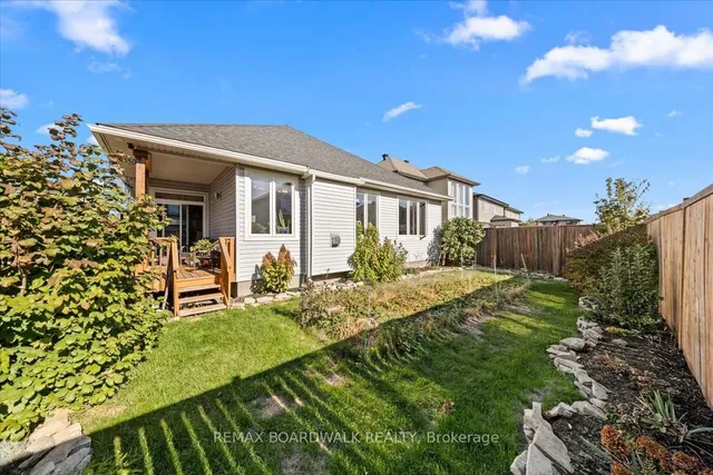 279 Sceptre Way, Ottawa 4