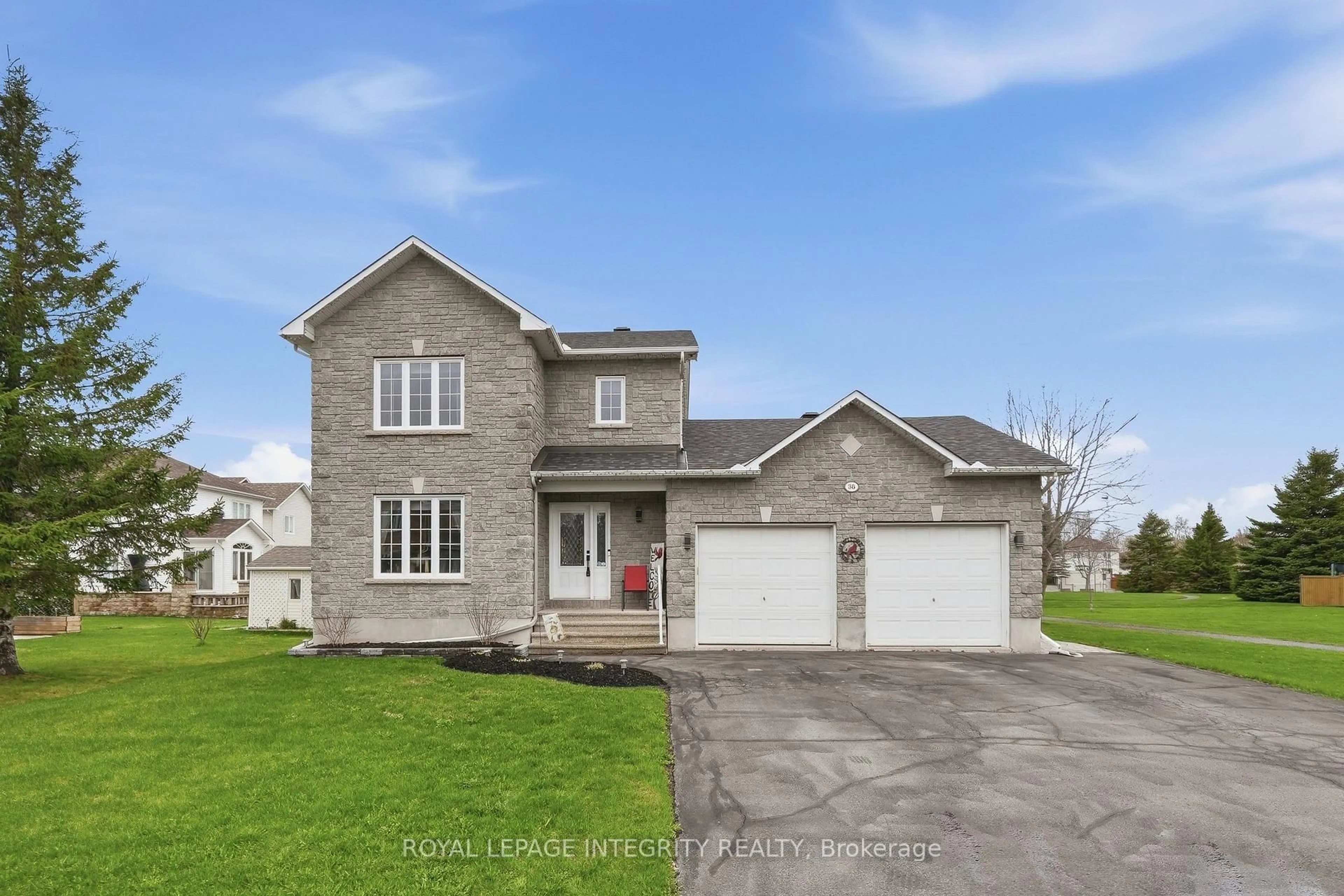 Unknown for 36 Frontenac Blvd, Russell Ontario K0A 1W0