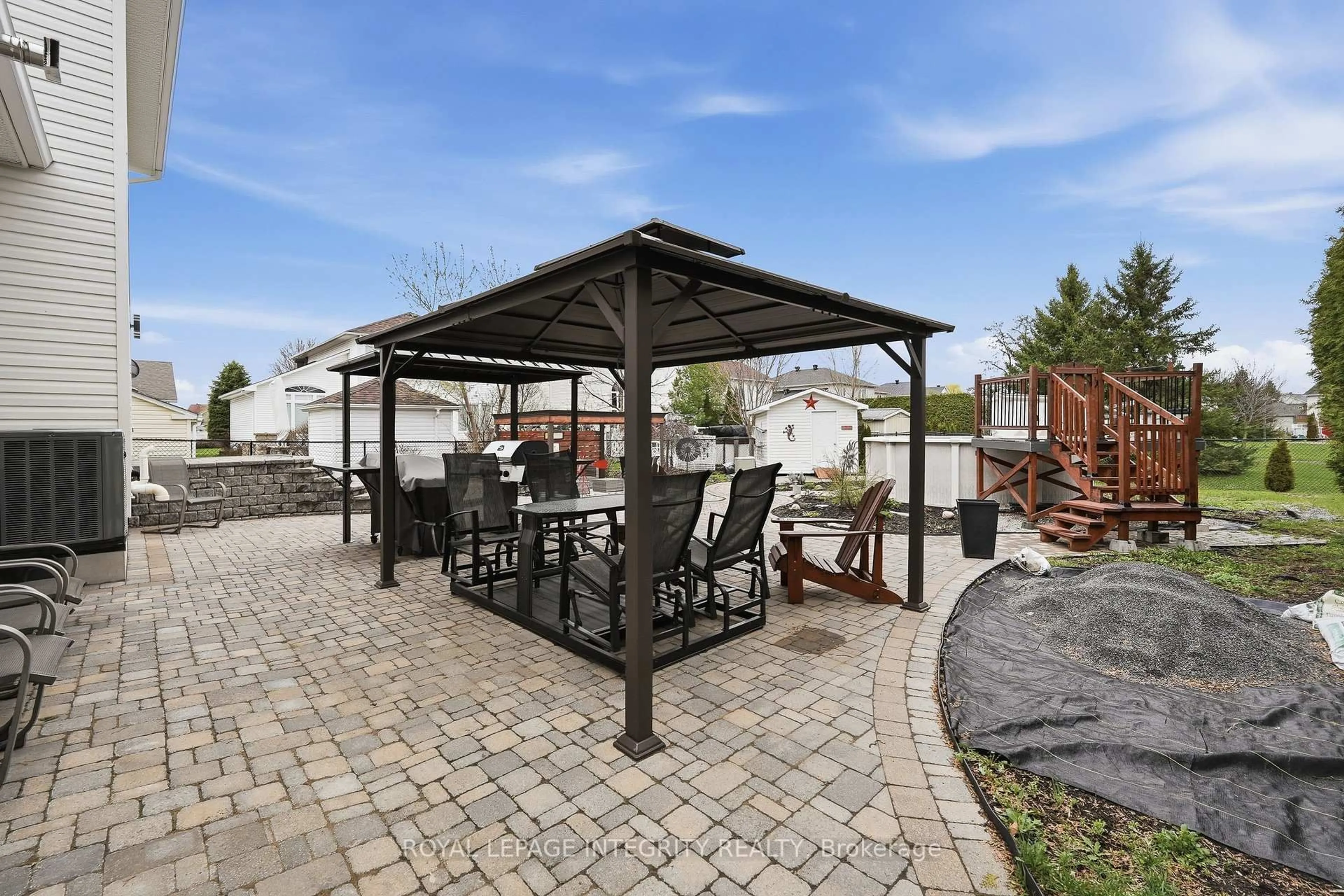 Patio, unknown for 36 Frontenac Blvd, Russell Ontario K0A 1W0