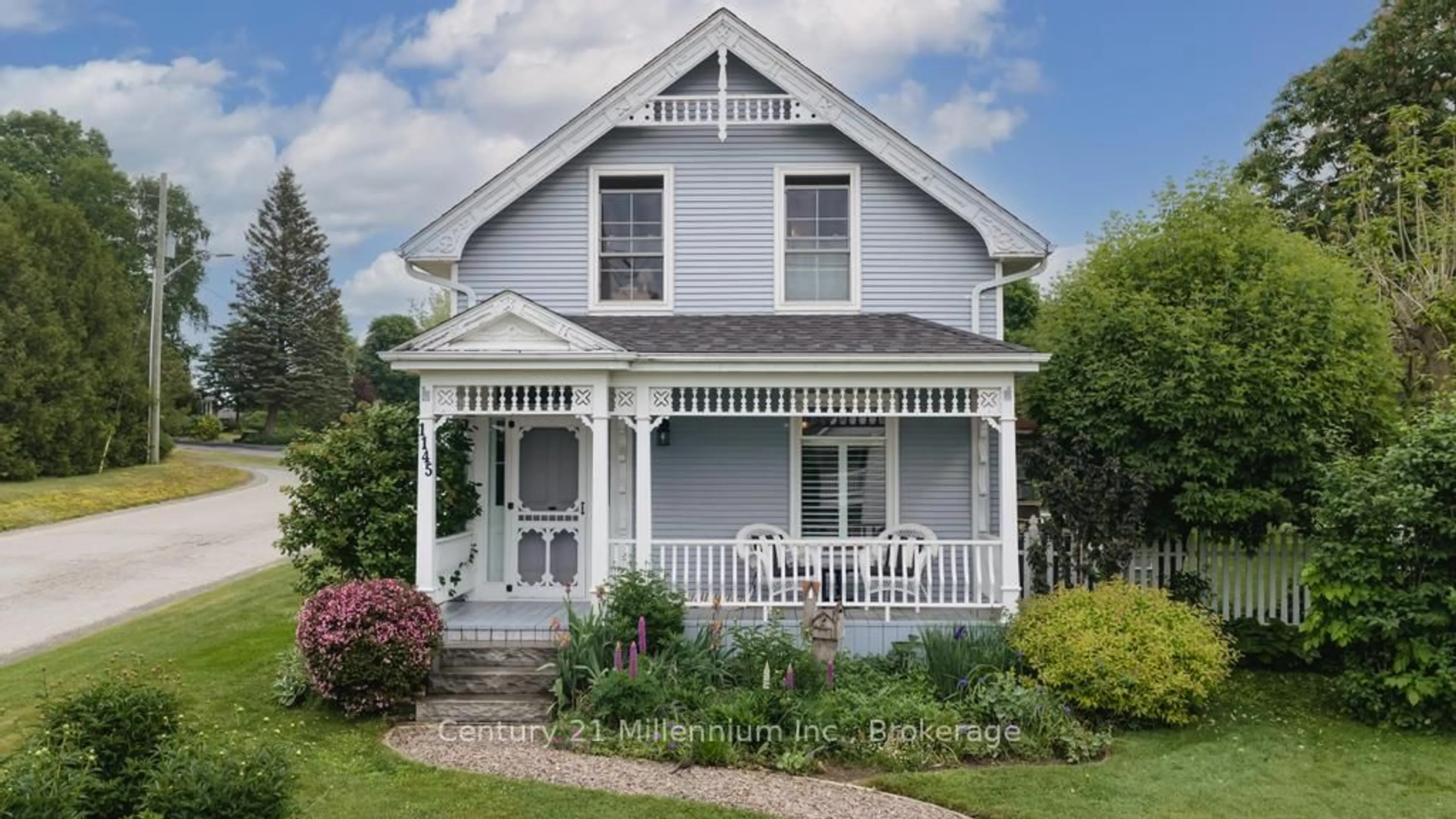 Home with vinyl exterior material, street for 1145 Queen St, Kincardine Ontario N2Z 1G5