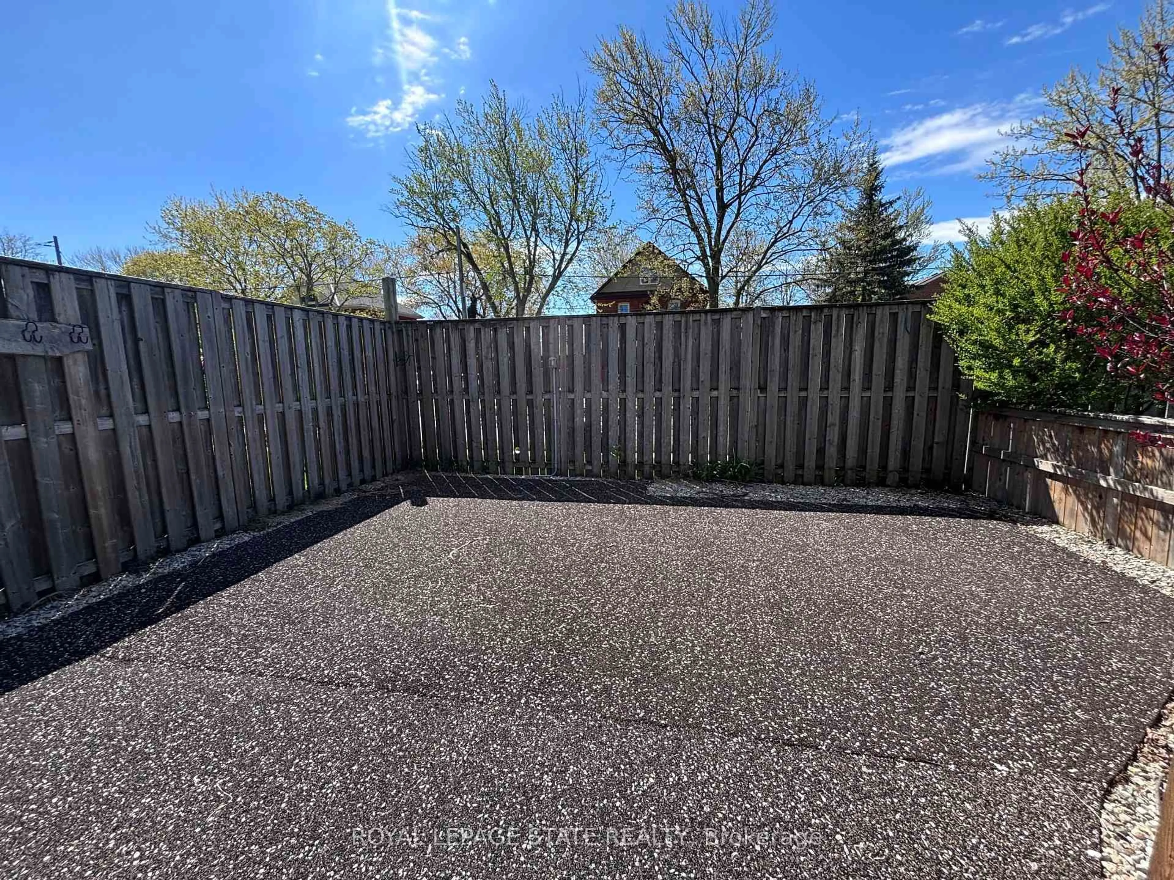 A pic from outside/outdoor area/front of a property/back of a property/a pic from drone, street for 180 Mcnab St, Stratford Ontario N5A 1Z4