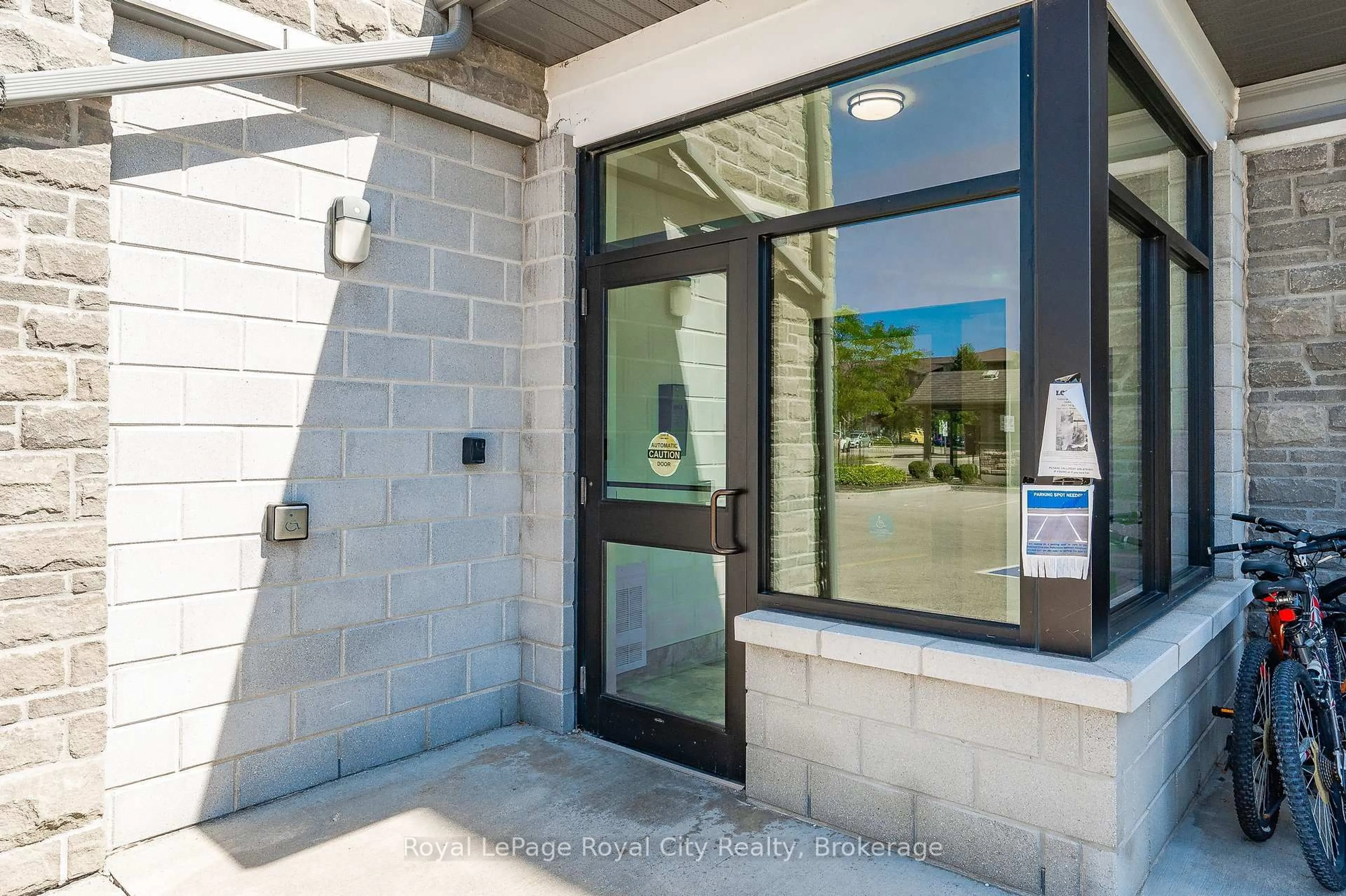 Unknown for 64 FREDERICK Dr #304, Guelph Ontario N1L 0K7