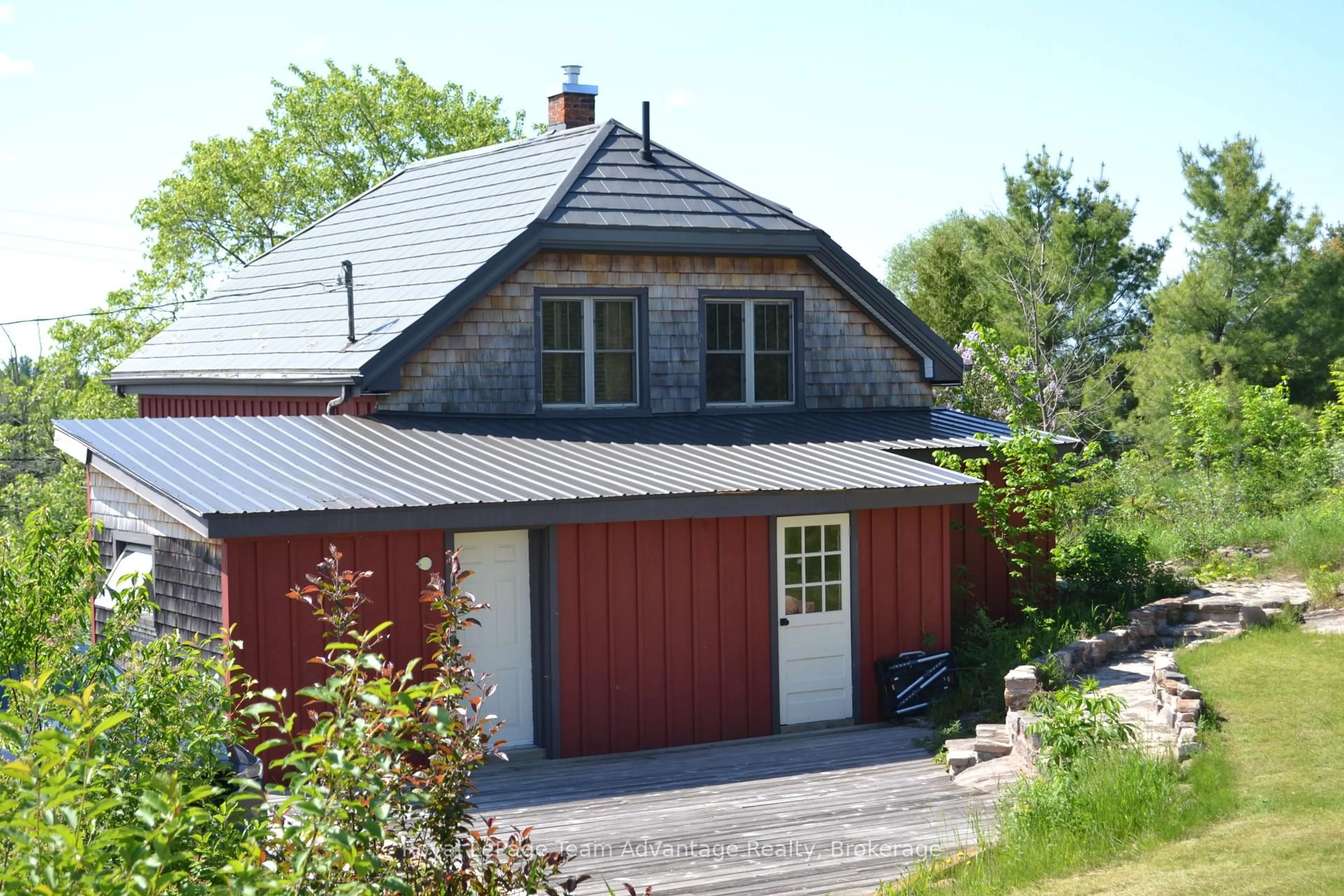 Shed for 945 Riverside Dr, Parry Sound Remote Area Ontario P0G 1A0